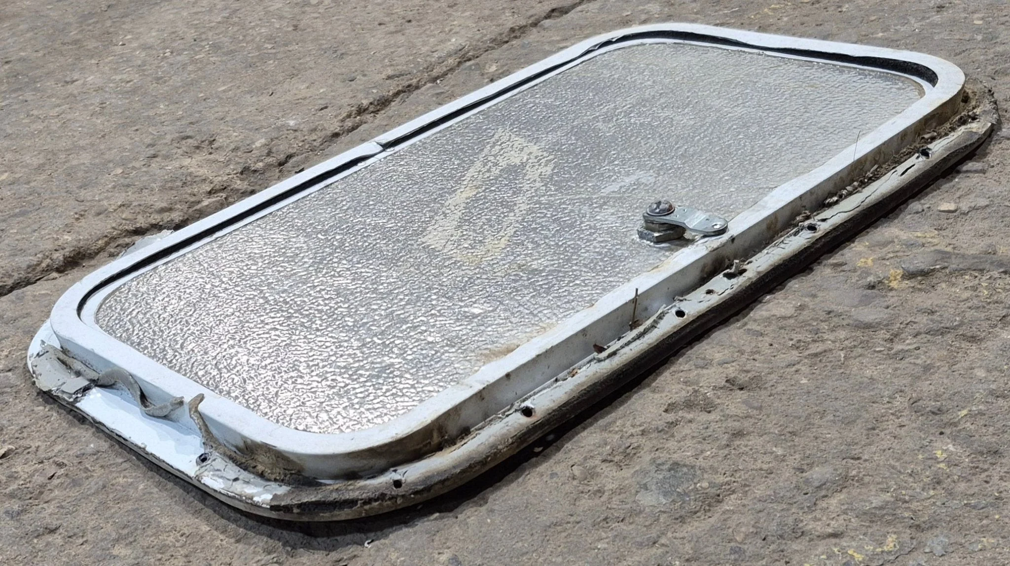 Used Radius Cornered Cargo Door 19 3/4" x 10 3/4" x 1/2" - Image 5