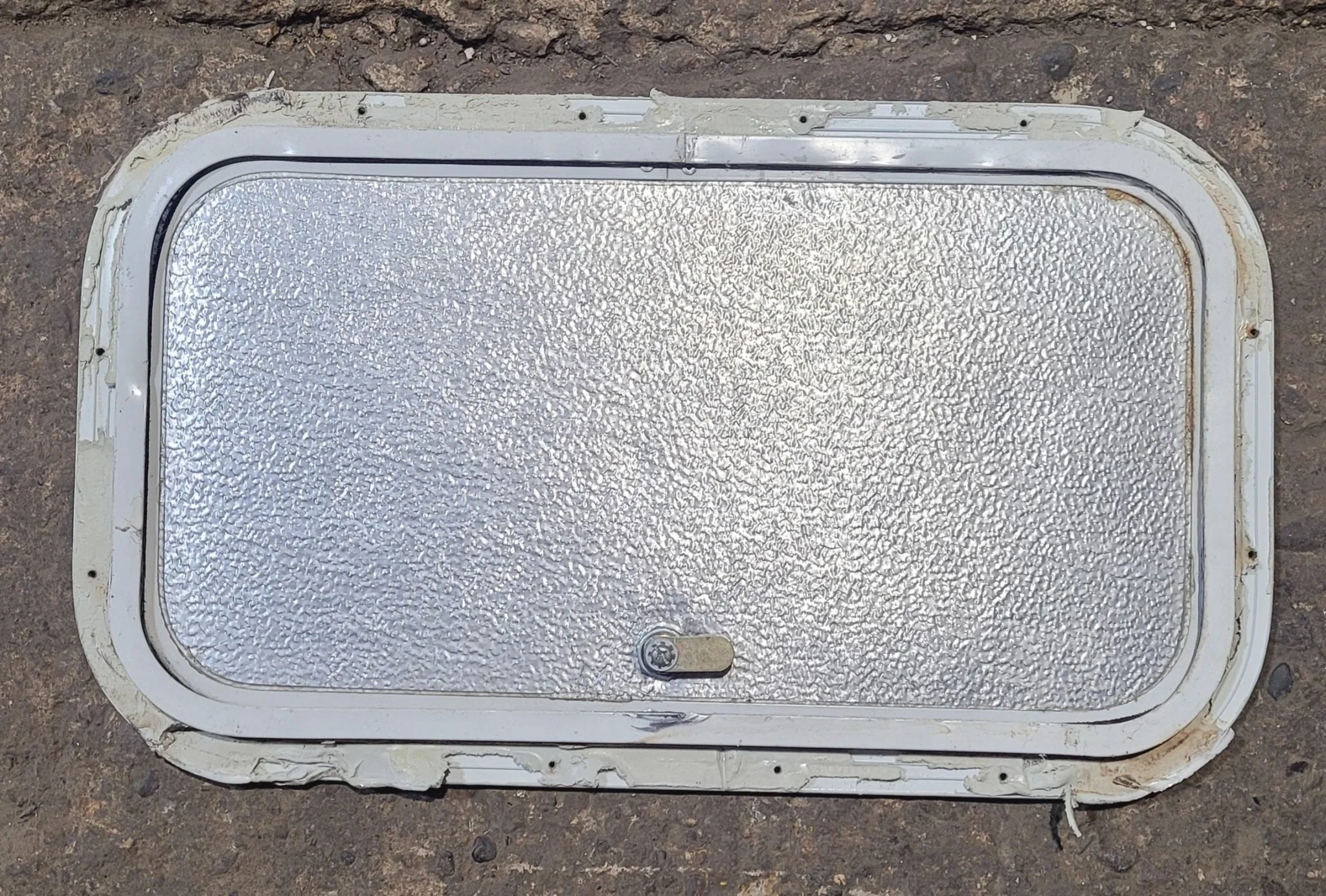 Used Radius Cornered Cargo Door 19 3/4" x 10 7/8" x 1/2"D - Image 3