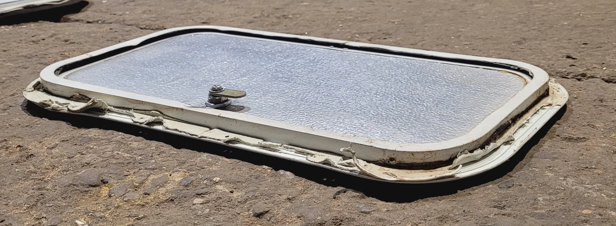 Used Radius Cornered Cargo Door 19 3/4" x 10 7/8" x 1/2"D - Image 4