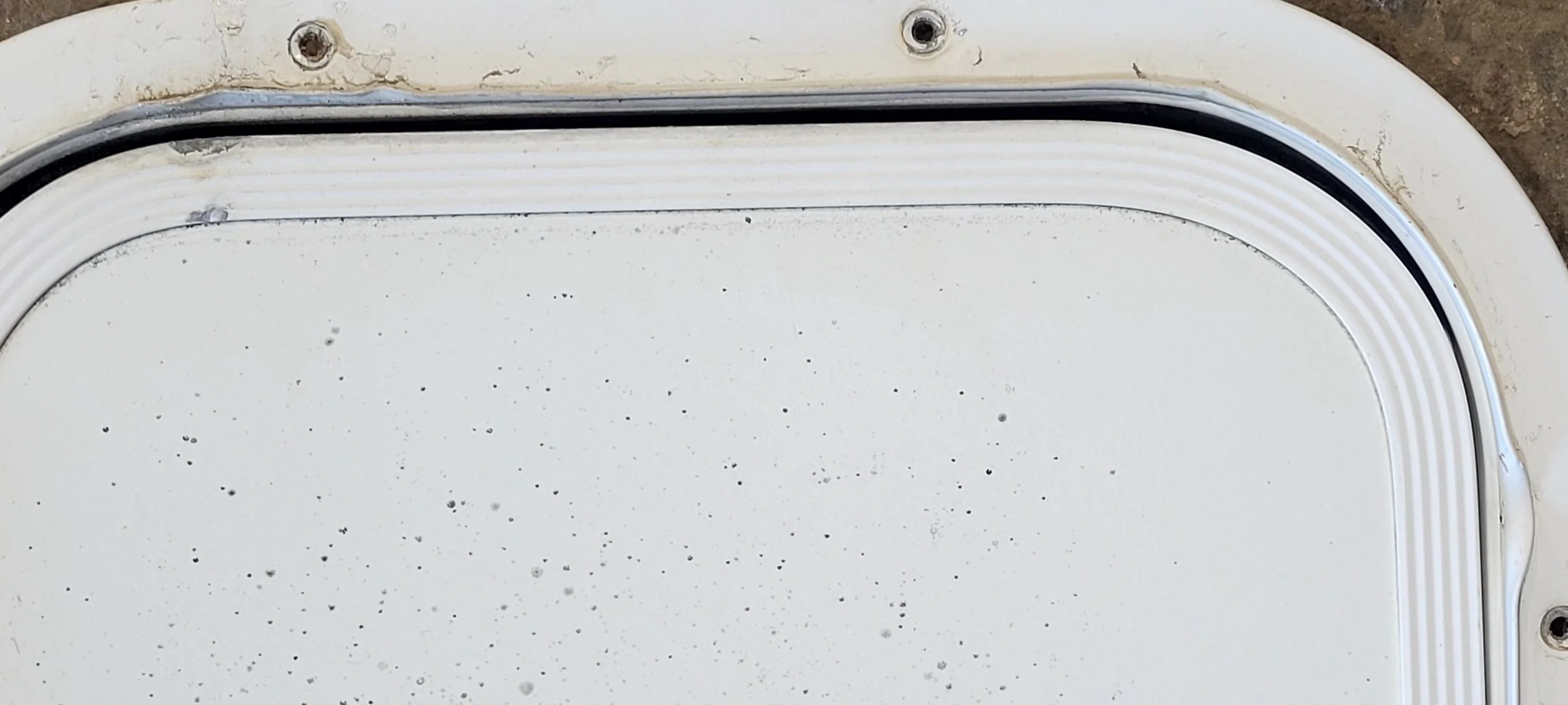 Used Radius Cornered Cargo Door 19 7/8" x 10 7/8" x 1/2"D - Image 4