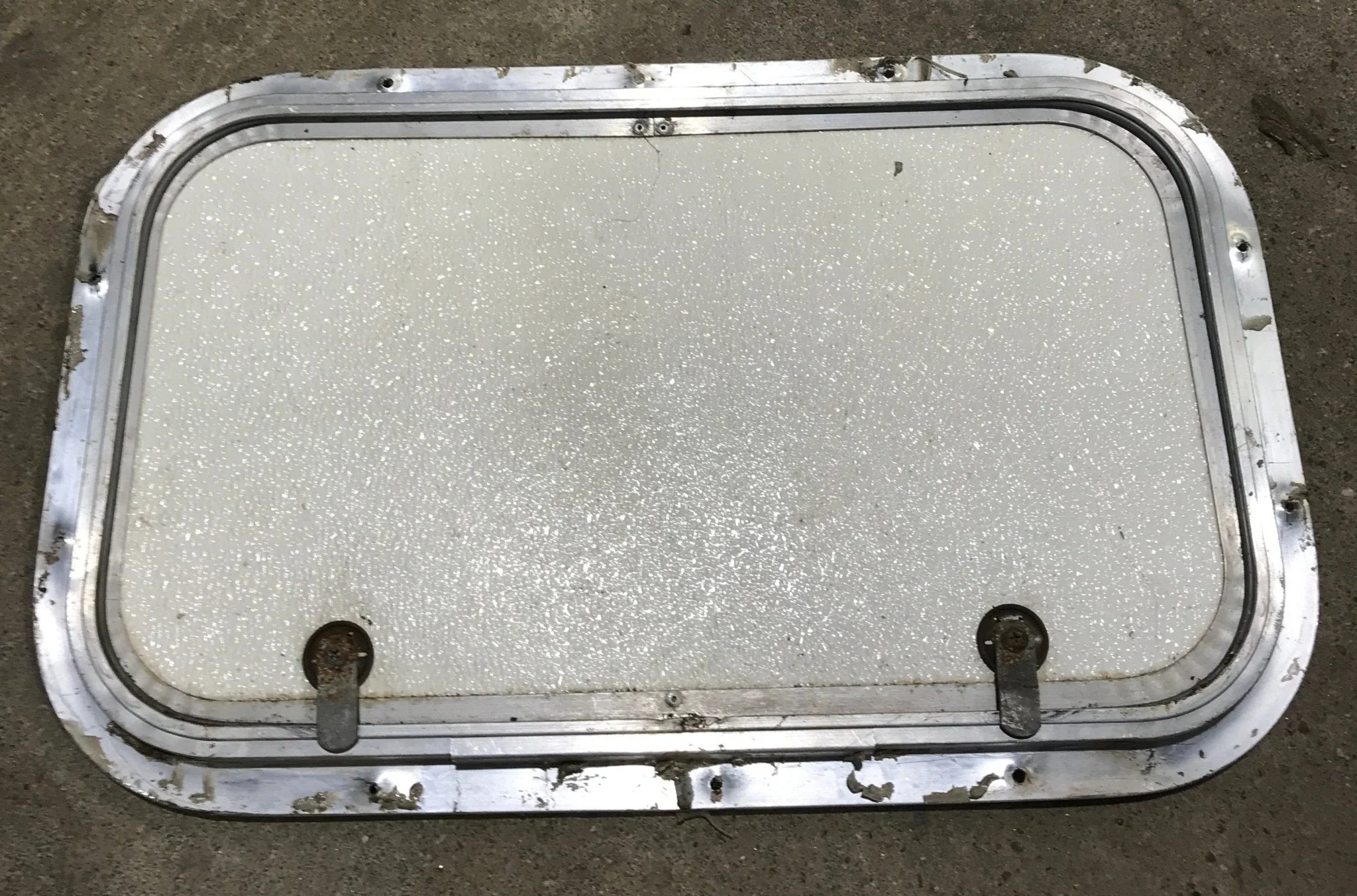 Used Radius Cornered Cargo Door 20" x 12" x 3/4"D - Image 4