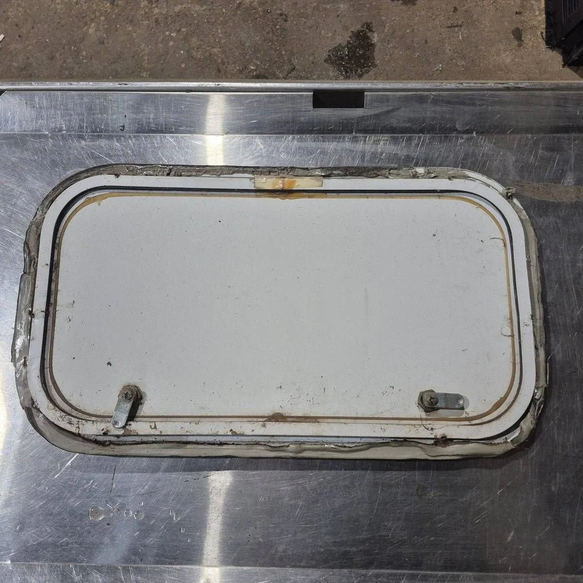 Used Radius Cornered Cargo Door - 21 7/8" X 11 3/4" X 1/2" - Image 3