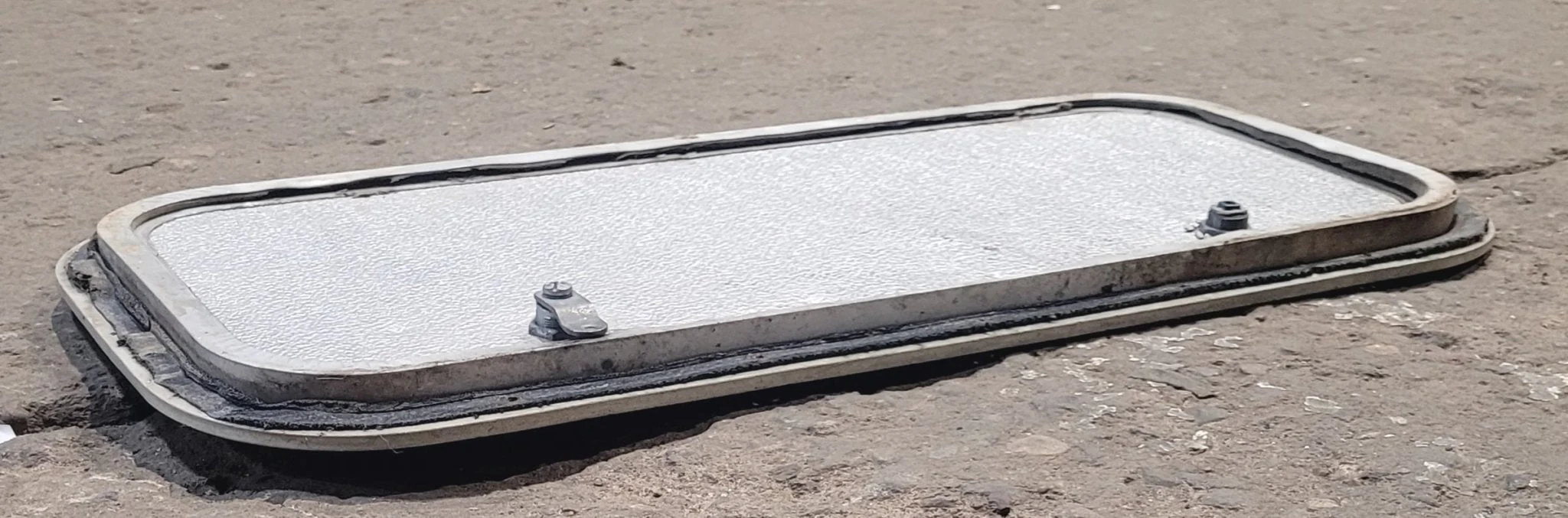 Used Radius Cornered Cargo Door 23 7/8" x 10 7/8" x 1/2" D - Image 5