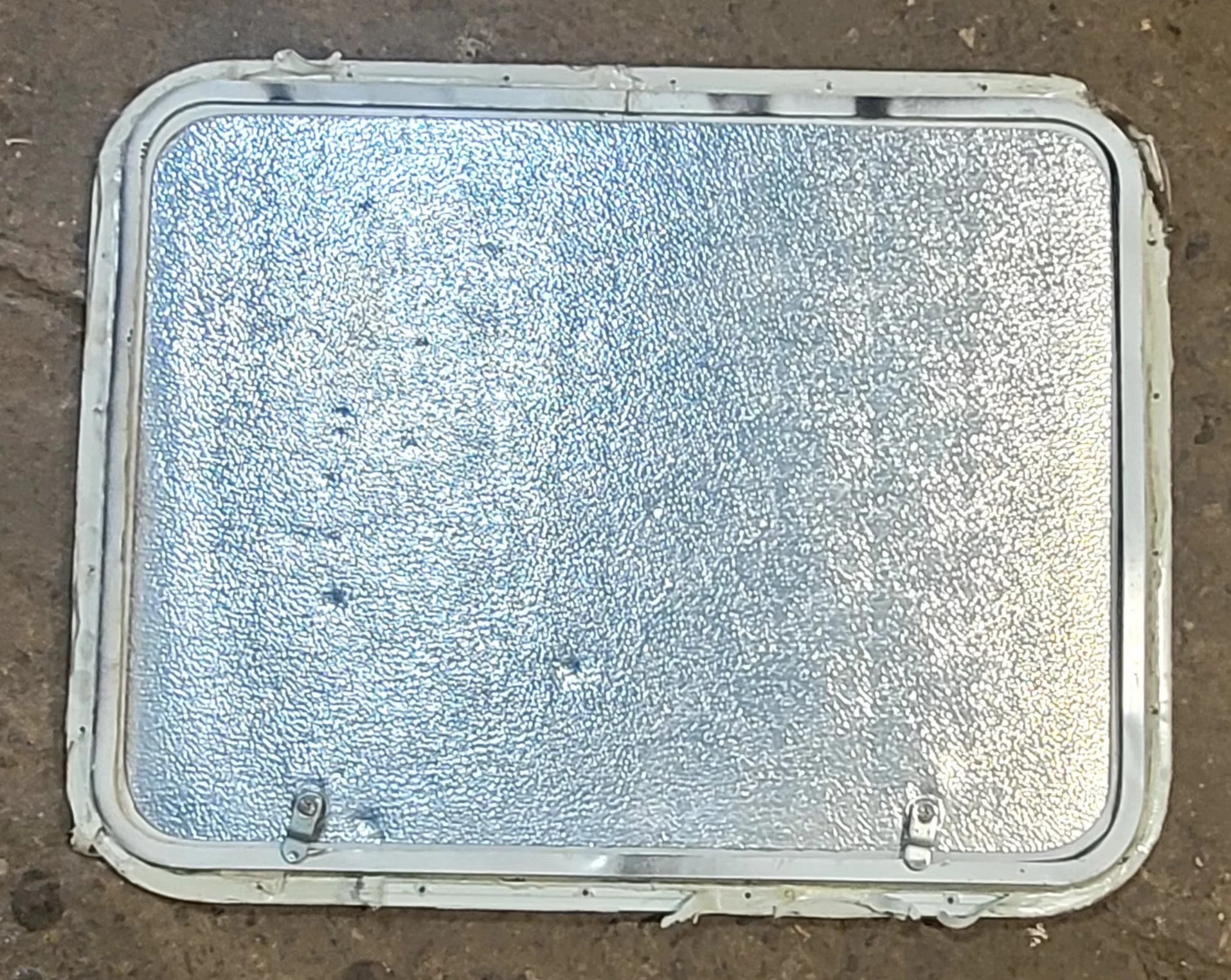 Used Radius Cornered Cargo Door 25 7/8" x 19 7/8" x 1/2"D - Image 5