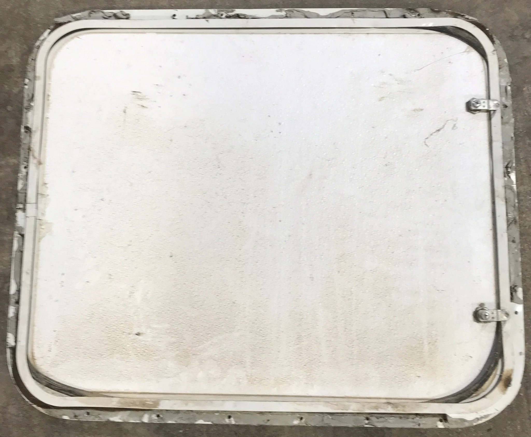 Used Radius Cornered Cargo Door 27 1/2" x 22 3/4" x 1/2" D - Image 4