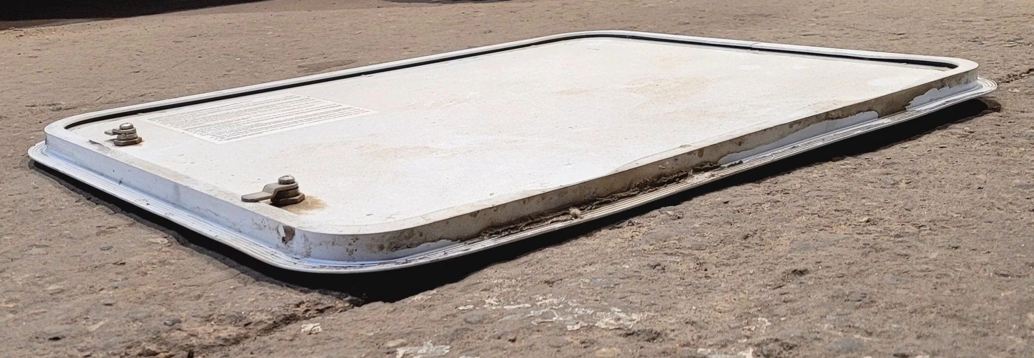 Used Radius Cornered Cargo Door 29 3/4" x 23 7/8" x 3/4"D - Image 5