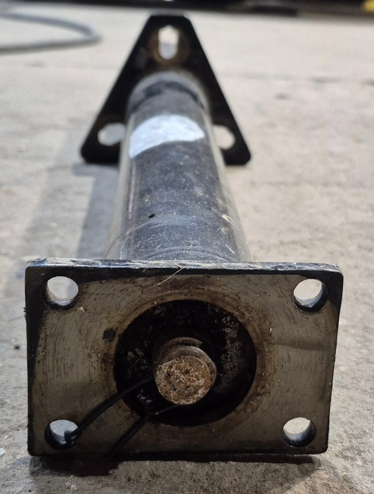 Used Reese Towpower Electric Jack Leg - No motor - Image 2