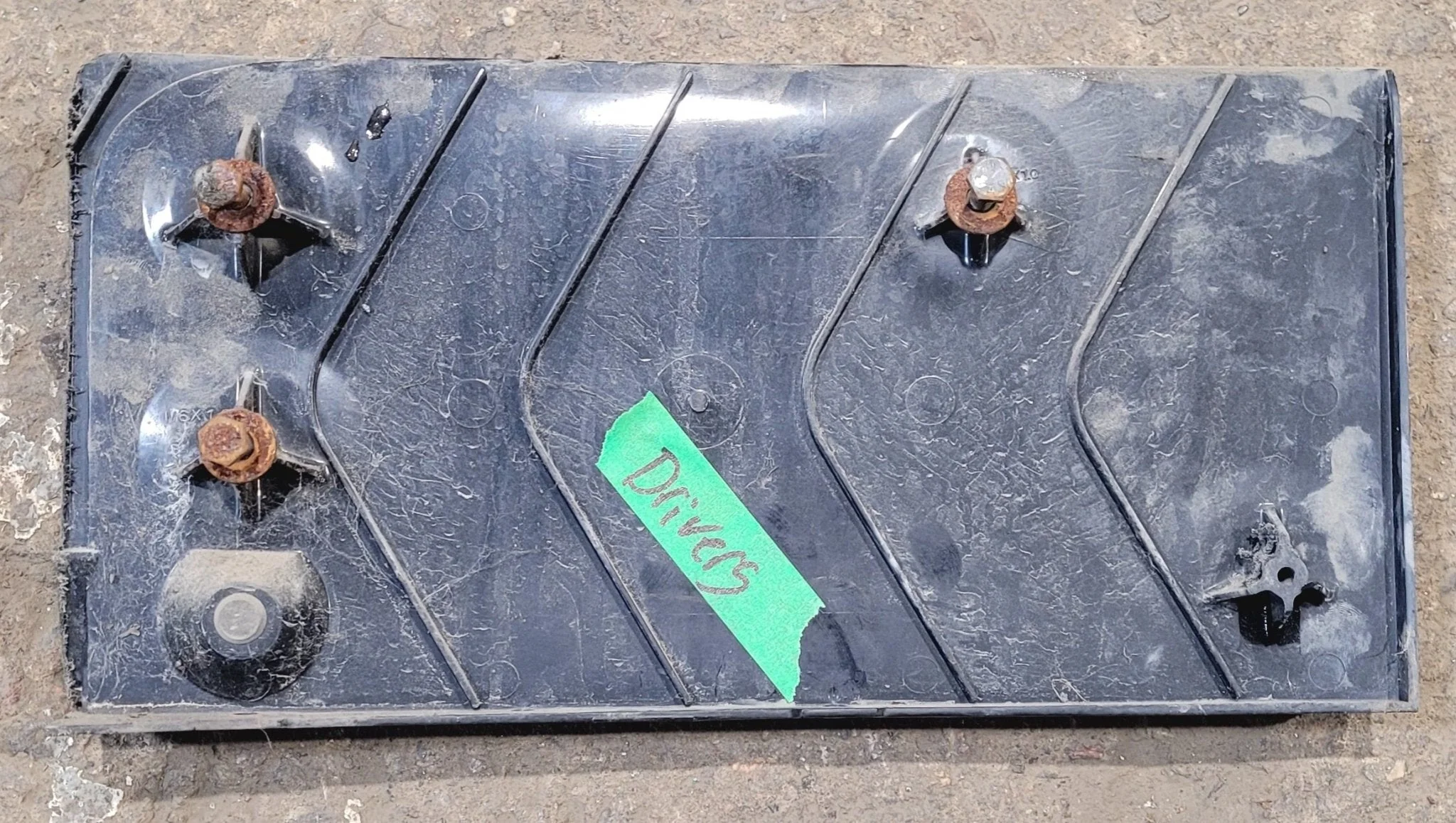 Used Retro Airstream Rear Deflector Assembly- Driver Side - Image 3