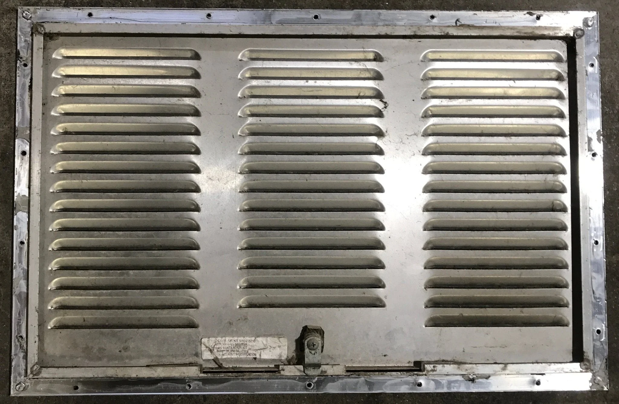 Used Retro Norcold 616010/ Dometic (P/N UNKNOWN for RM2214) - Off White Vent Door - Image 2