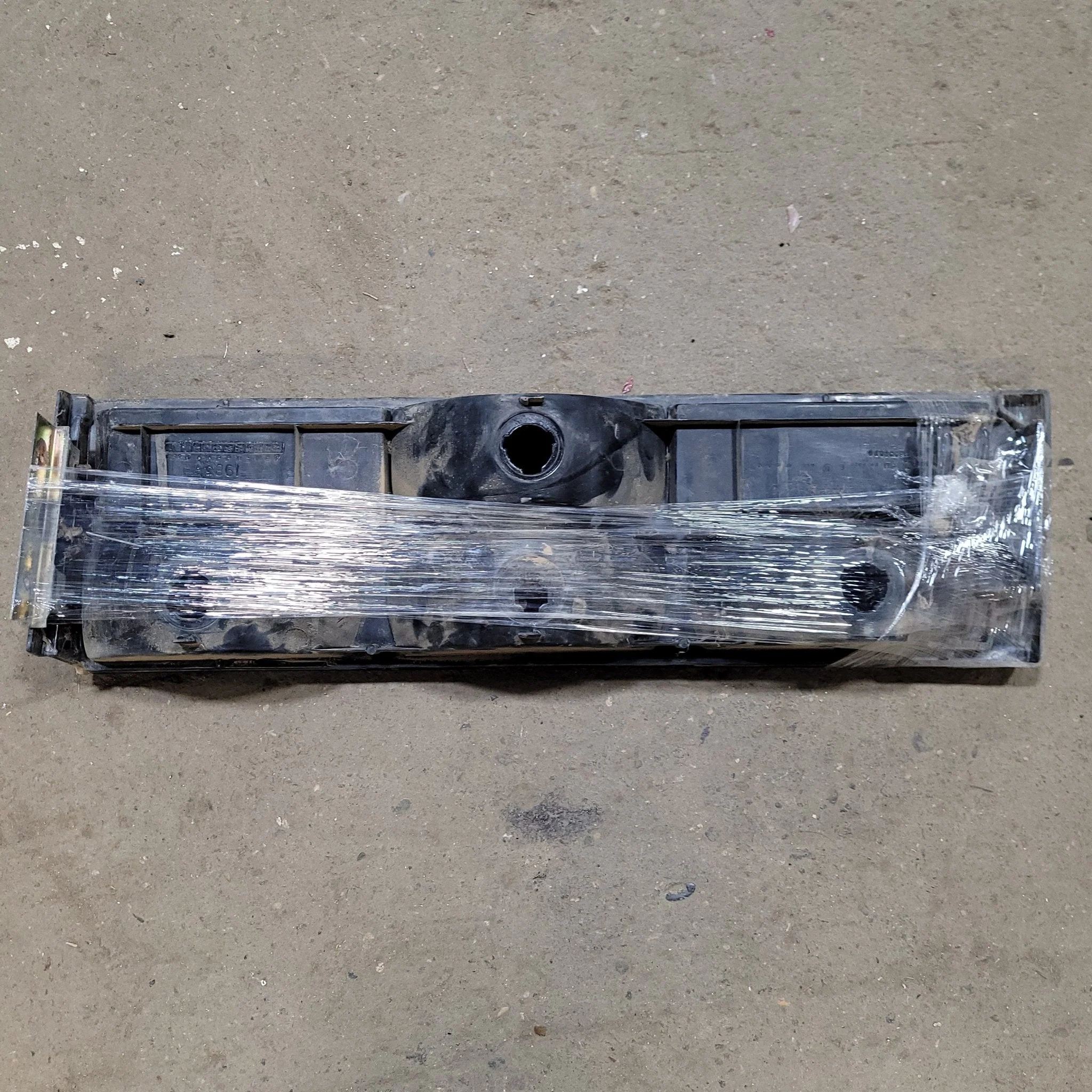 Used Retro Pace Arrow Tail Light Assembly- Passenger Side - Image 2