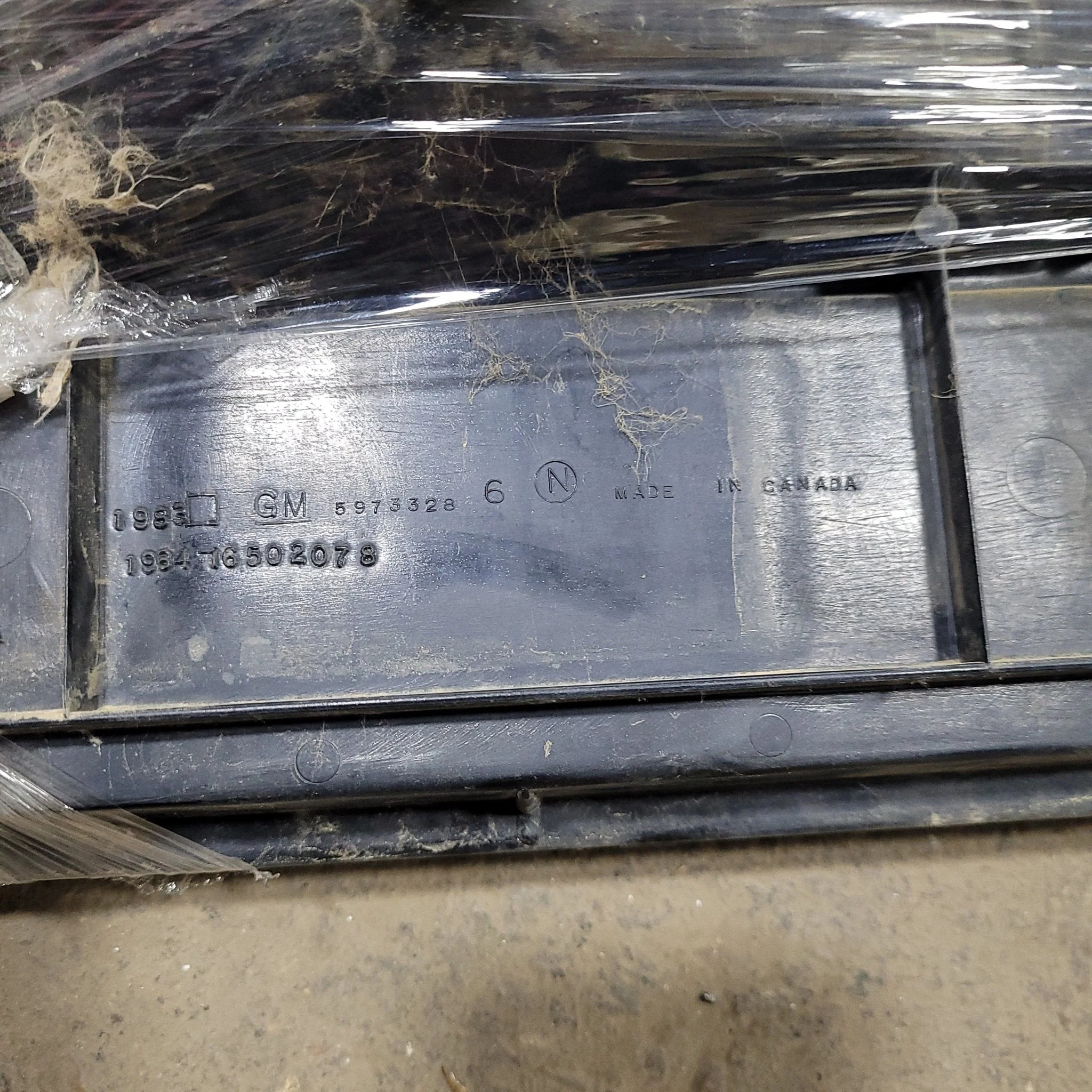 Used Retro Pace Arrow Tail Light Assembly- Passenger Side - Image 4