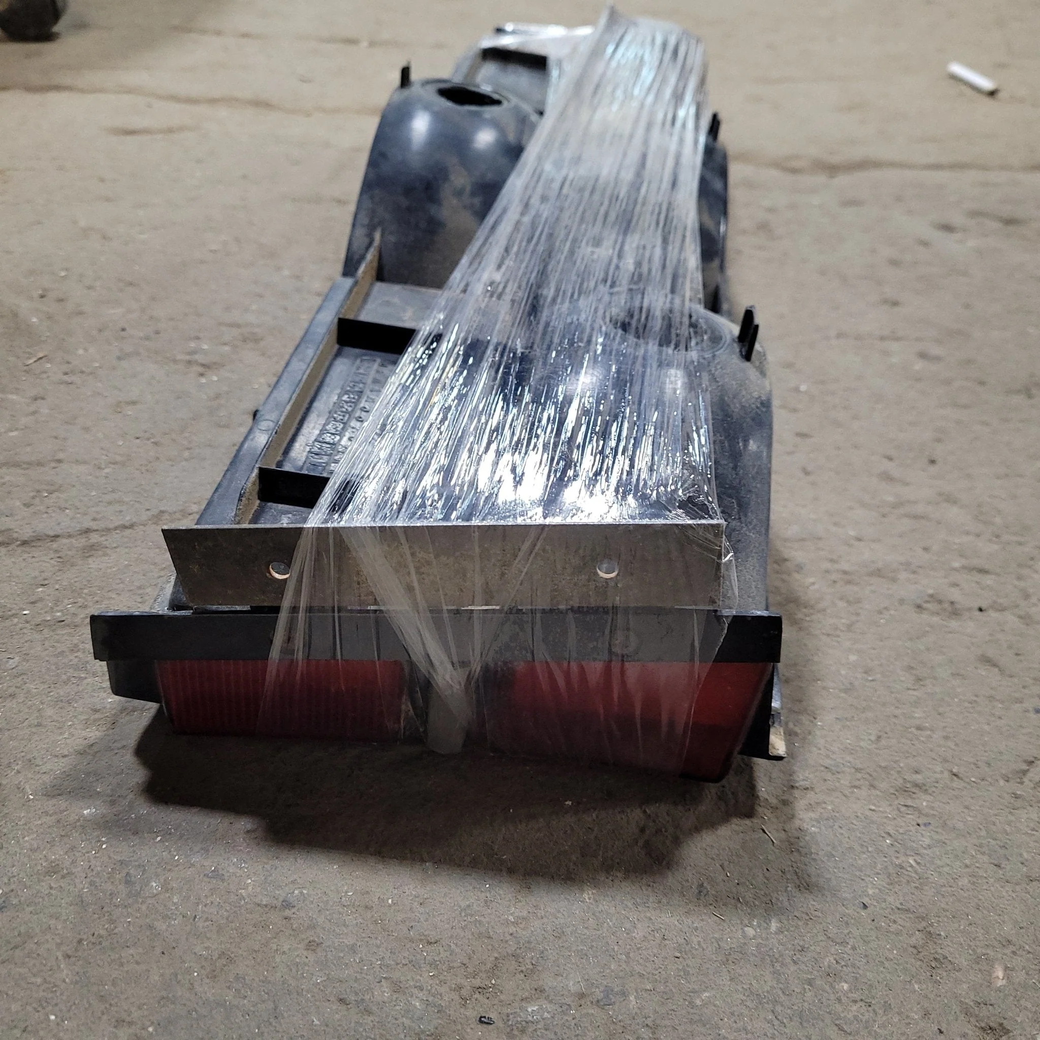 Used Retro Pace Arrow Tail Light Assembly- Passenger Side - Image 5