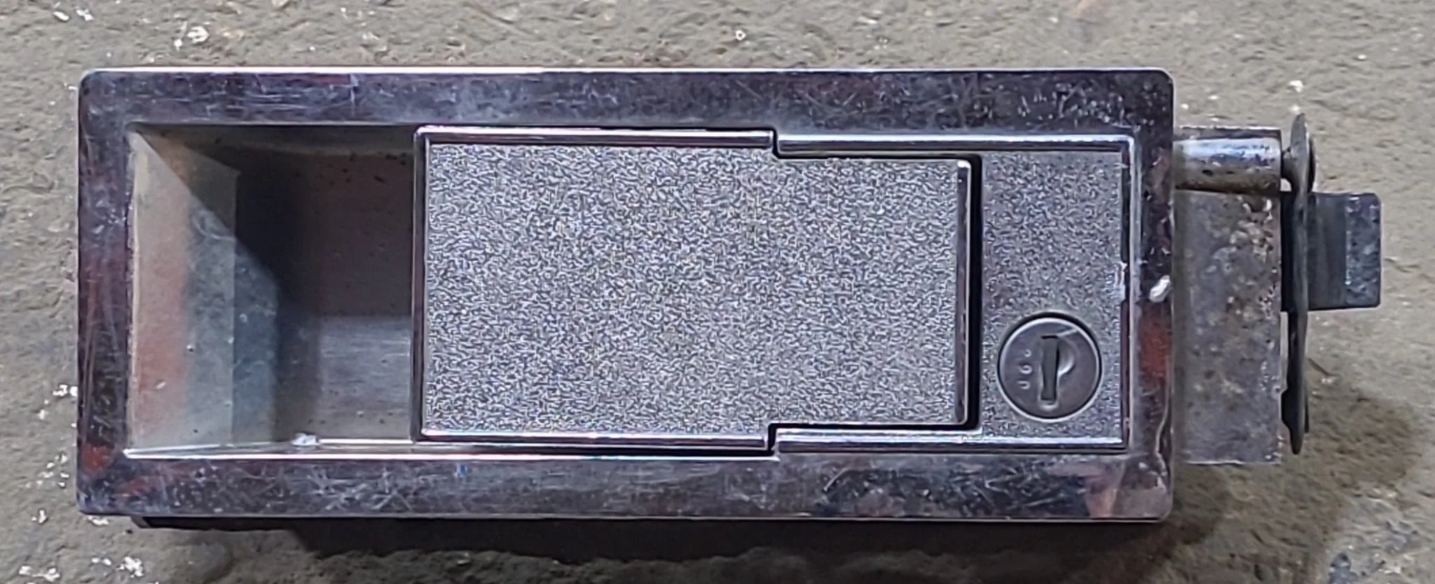 Used Retro RV Entry Door Lock L400