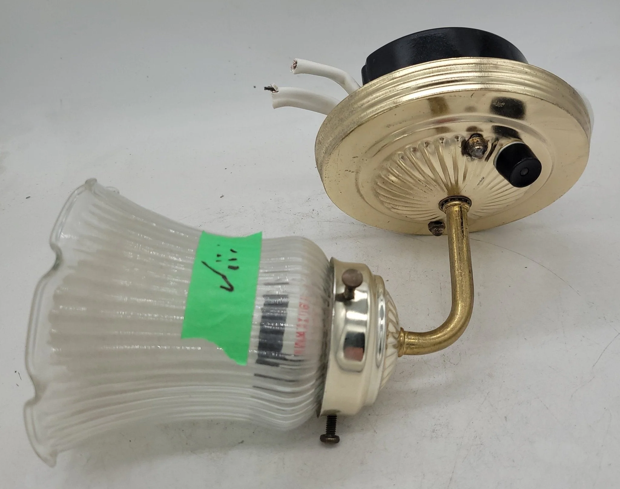 Used Retro Wall Mount Light - Image 3