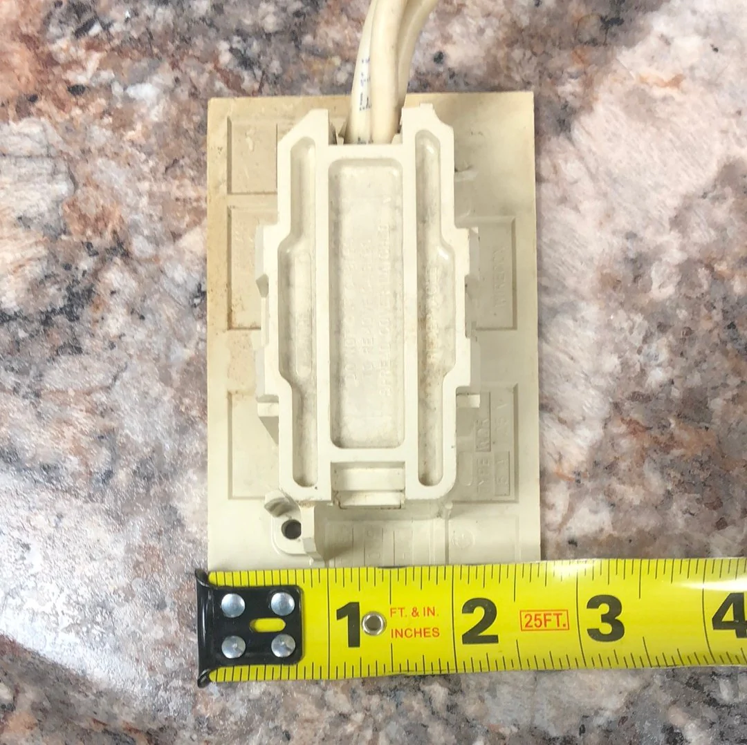 Used RV 110 Volt Wall Receptacles / Outlets - Image 3