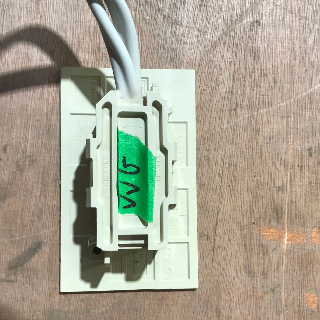 Used RV 15A 125V Wall Receptacle/Outlet - Image 3