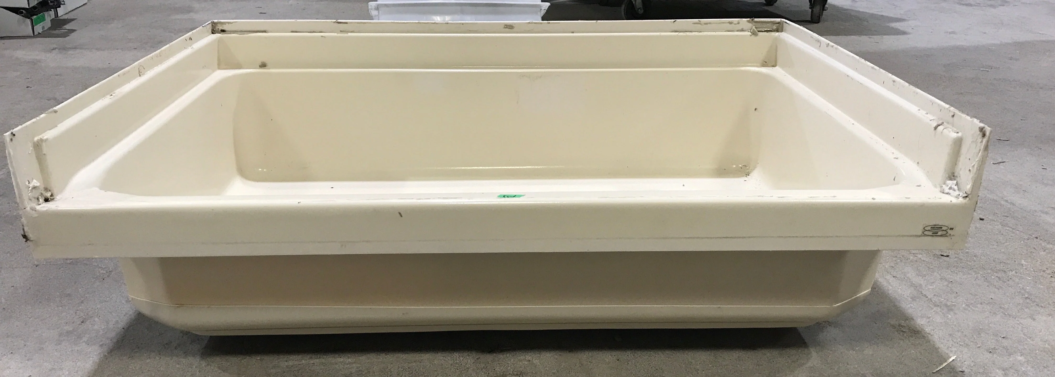 Used RV Bath Tub 35” L x 24” W - Center Drain - Image 4