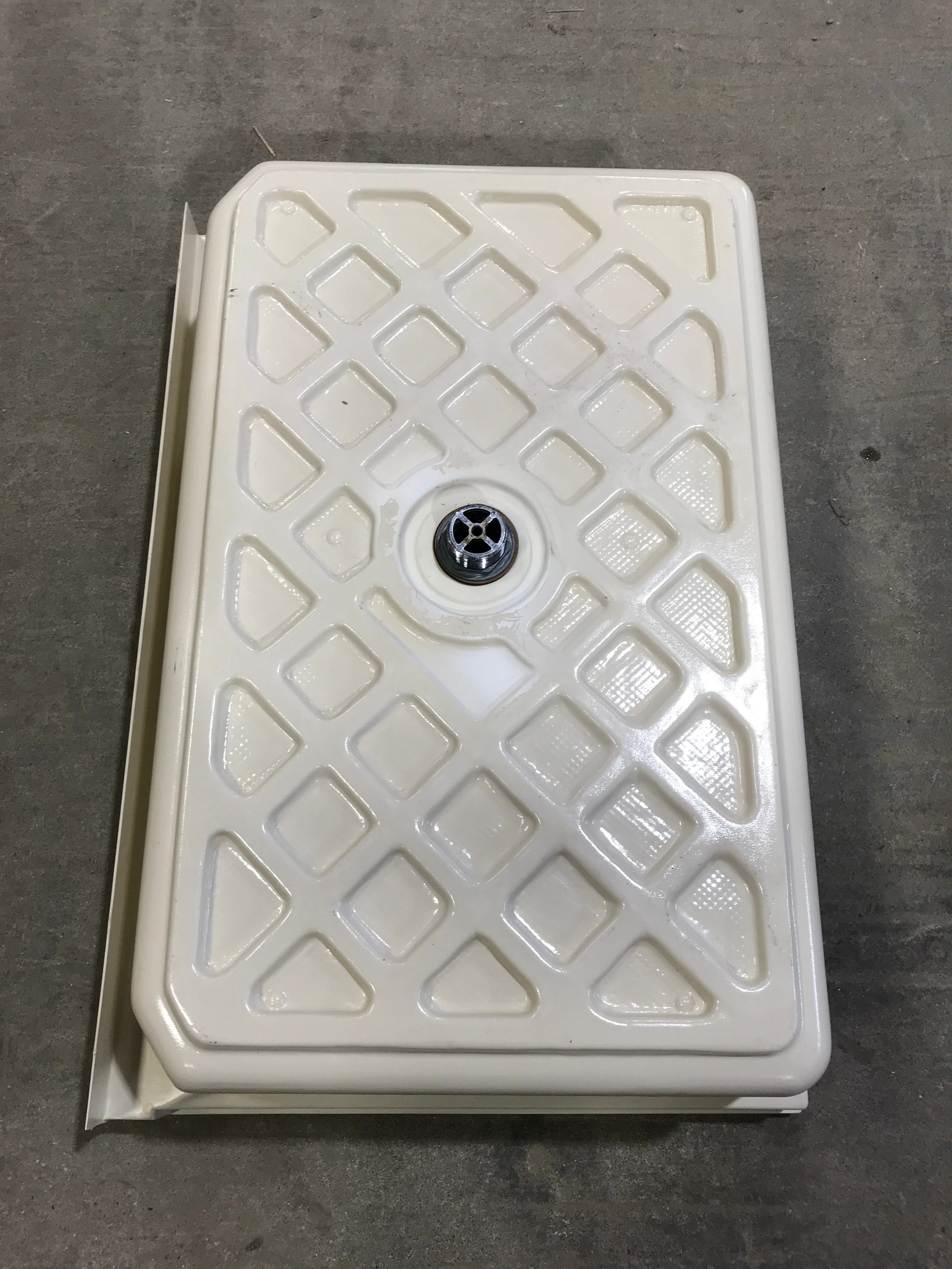 Used RV Bath Tub 35” L x 24” W - Center Drain - Image 5