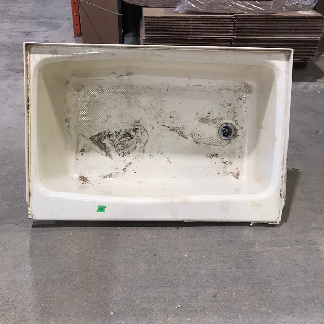 Used RV Bath Tub 36” L x 24 W ” Right Hand Drain