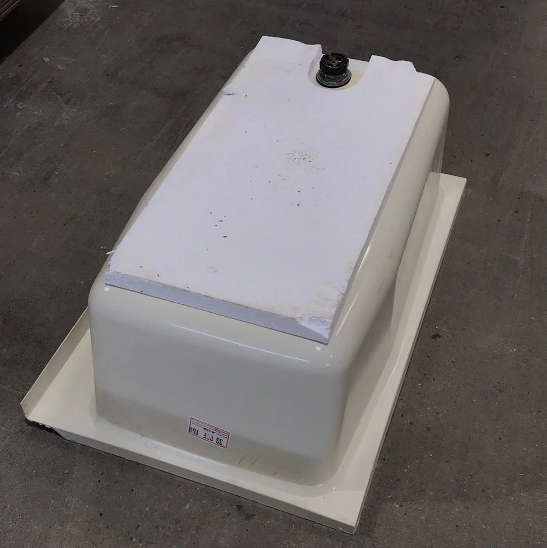 Used RV Bath Tub 36” L x 24 W ” Right Hand Drain - Image 4