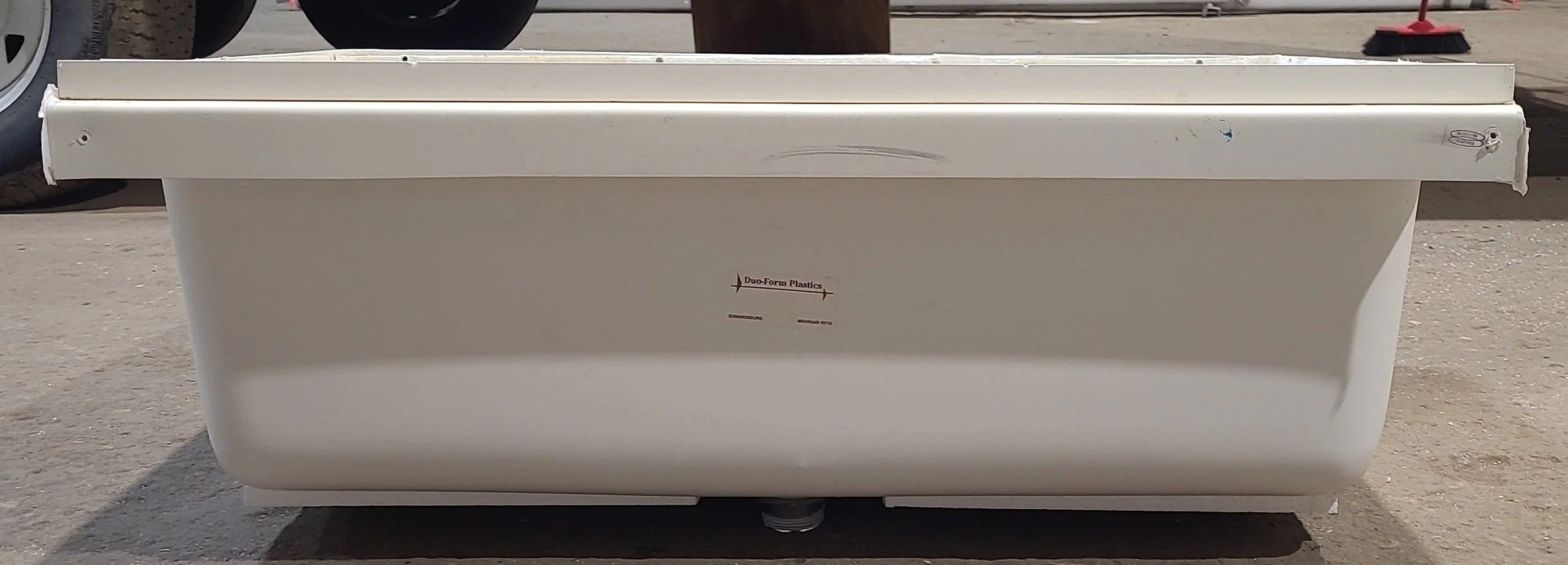 Used RV Bath Tub 36” x 24” - Center Drain