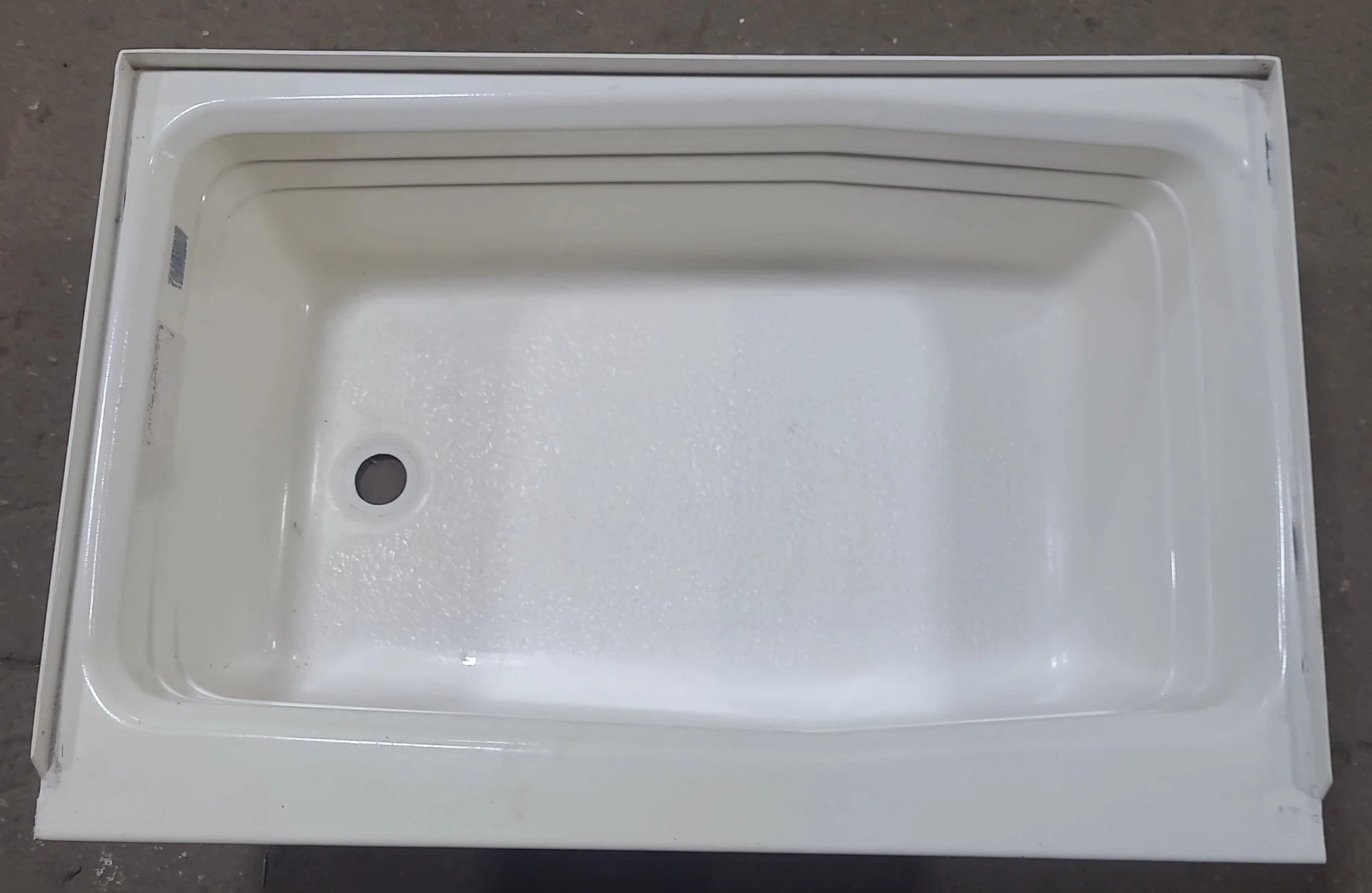 Used RV Bath Tub 36” x 24” - Left Hand Drain - Image 2