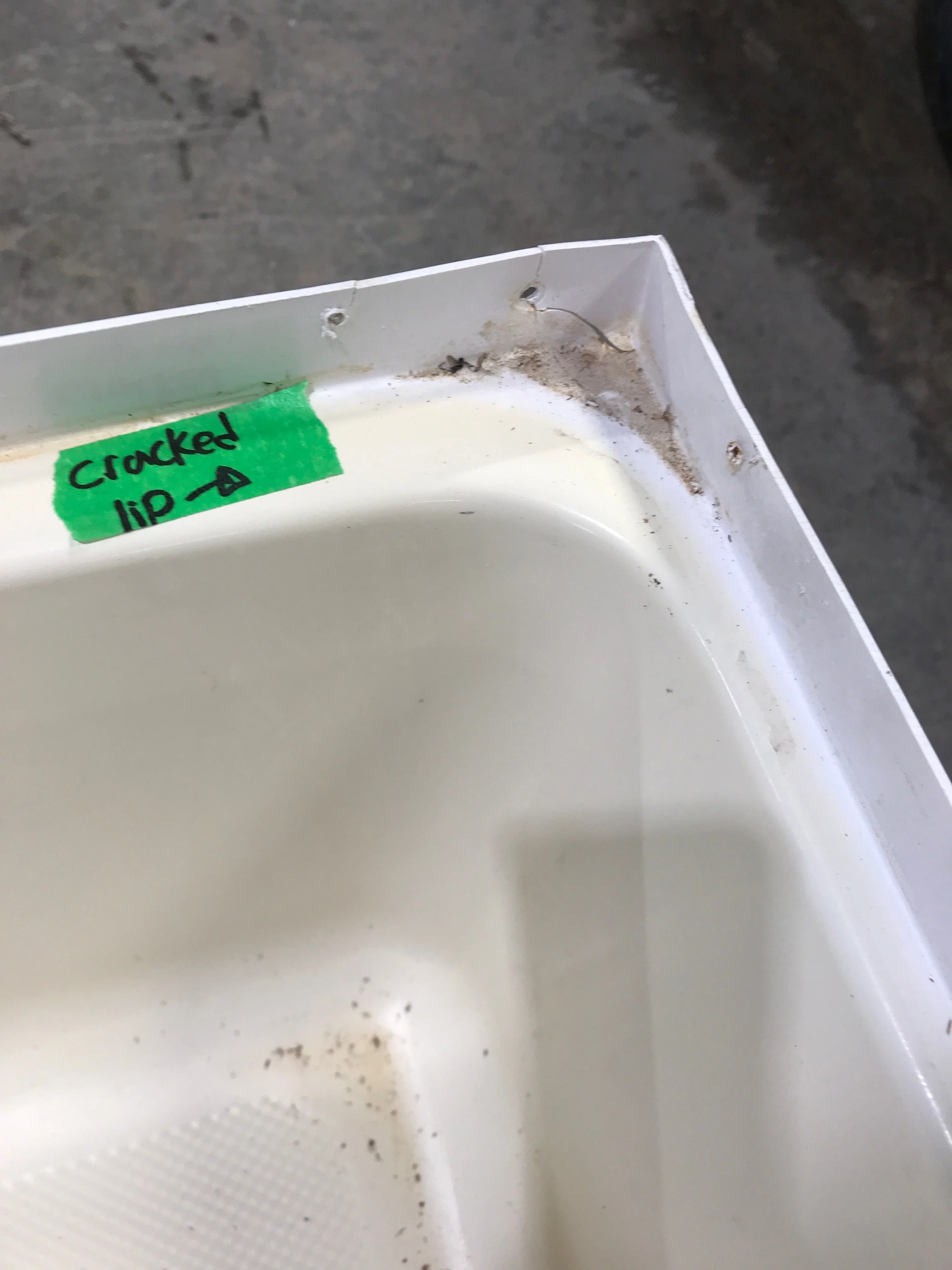 Used RV Bath Tub 40” L x 24" W - Right Hand Drain - Image 5