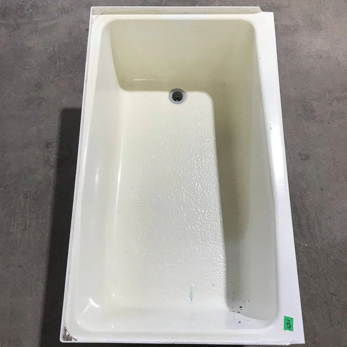Used RV Bath Tub 40” L x 24" W - Right Hand Drain