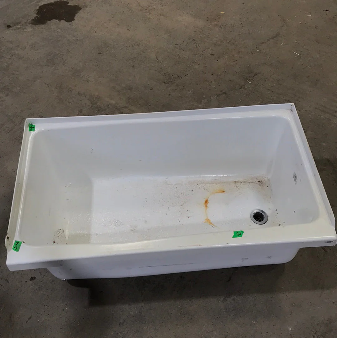 Used RV Bath Tub 40” L x 24 W ” - Right Hand Drain - Image 2