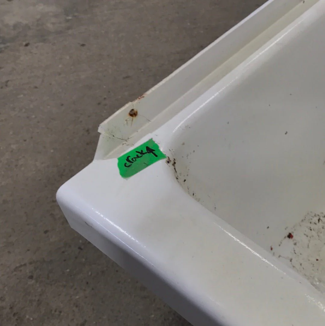 Used RV Bath Tub 40” L x 24 W ” - Right Hand Drain - Image 3