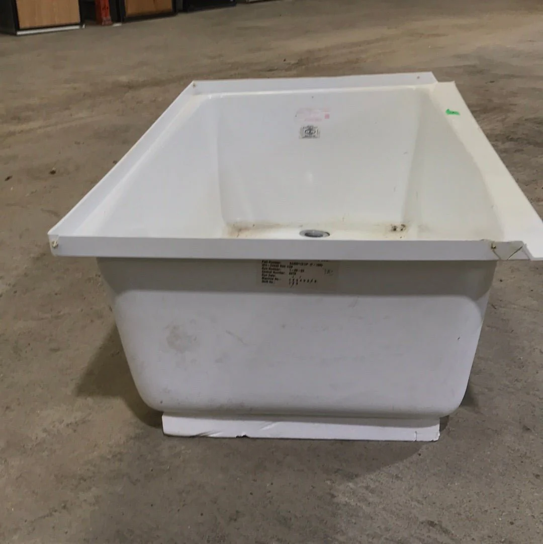Used RV Bath Tub 40” L x 24 W ” - Right Hand Drain - Image 6