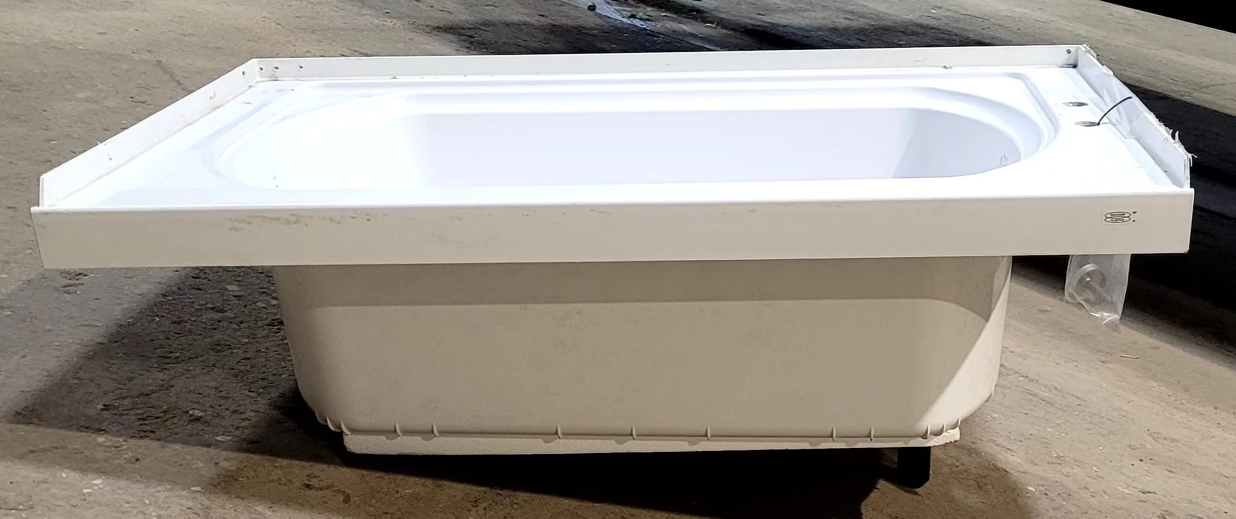 Used RV Bath Tub 40" x 24” - Right Hand Drain