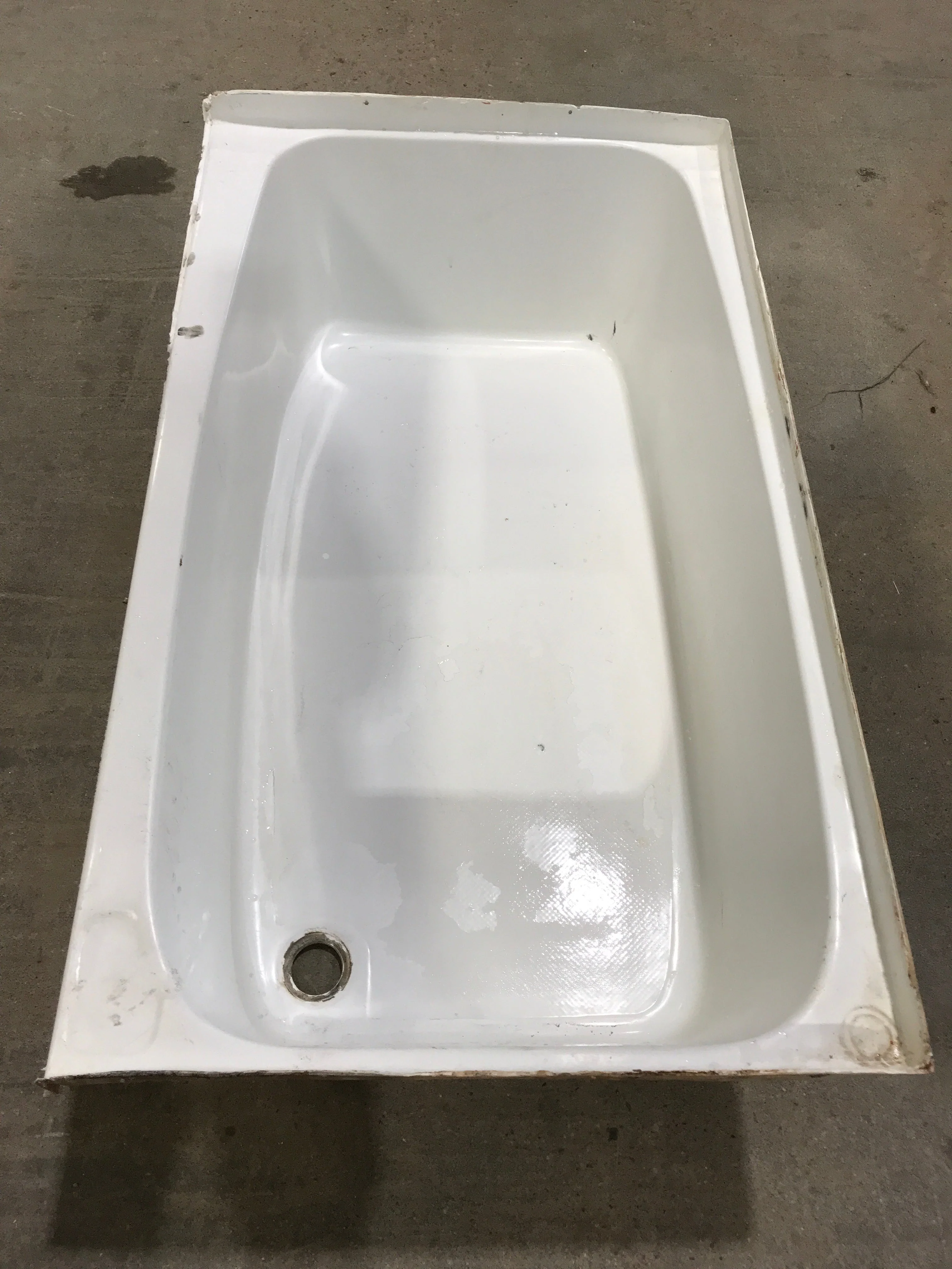 Used RV Bath Tub 43 3/4” x 25 1/2” - Right Hand Drain - Image 2