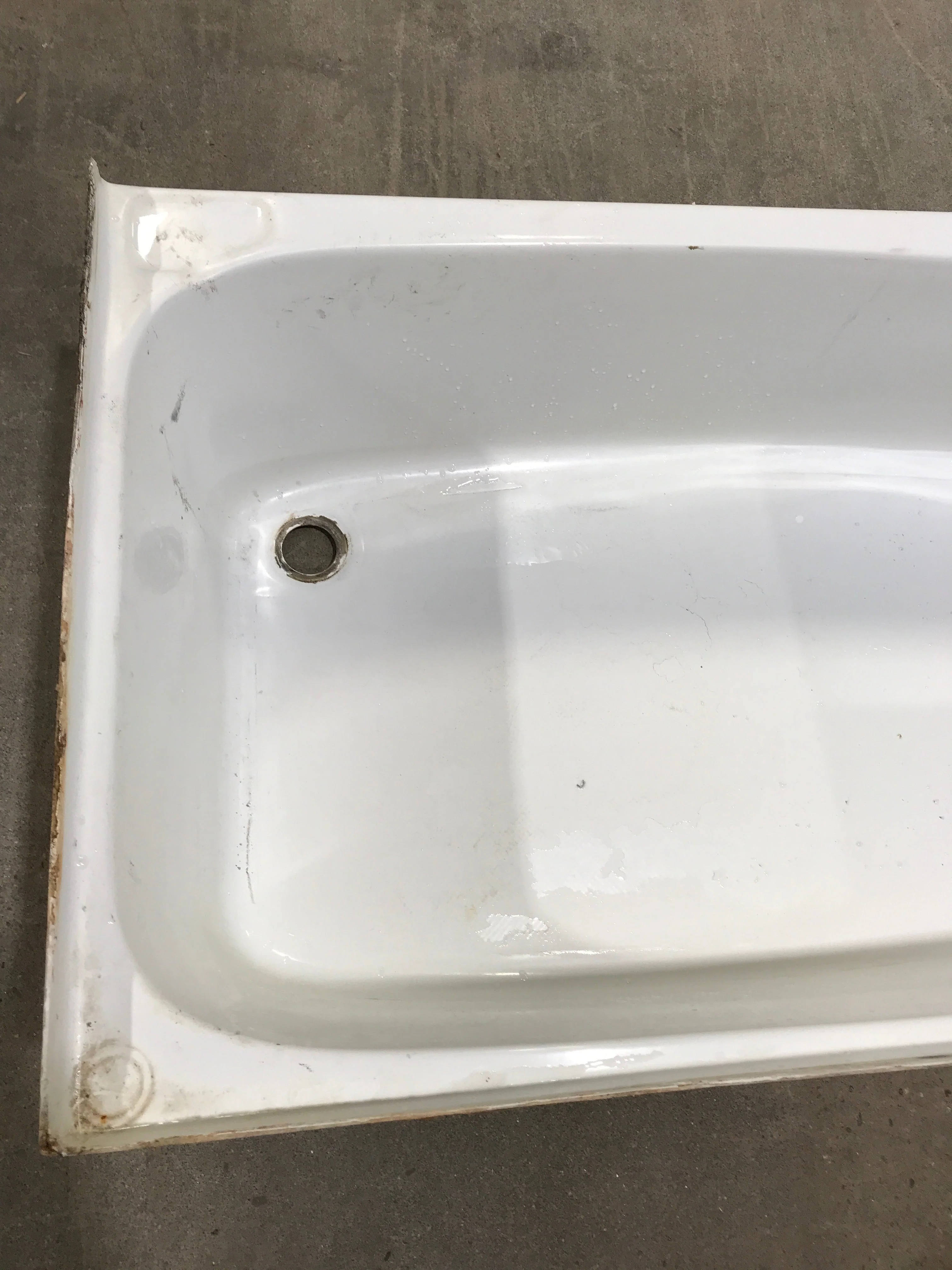 Used RV Bath Tub 43 3/4” x 25 1/2” - Right Hand Drain - Image 3