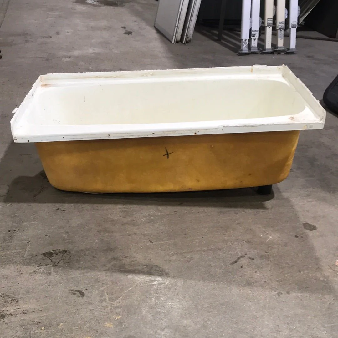Used RV Bath Tub 43” L x 22 W ” - Right Hand Drain - Image 2