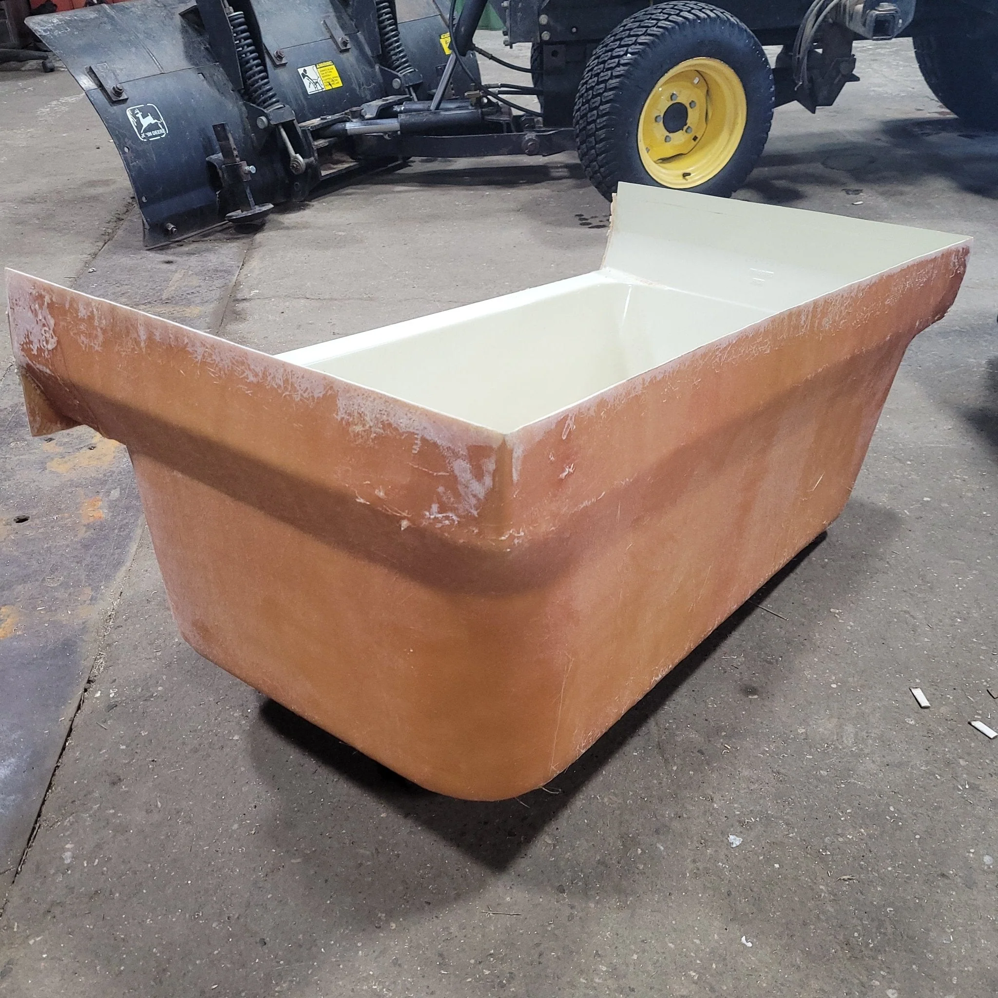 Used RV Bath Tub 45 3/4” x 24 1/2” - Right Hand Drain - Image 4