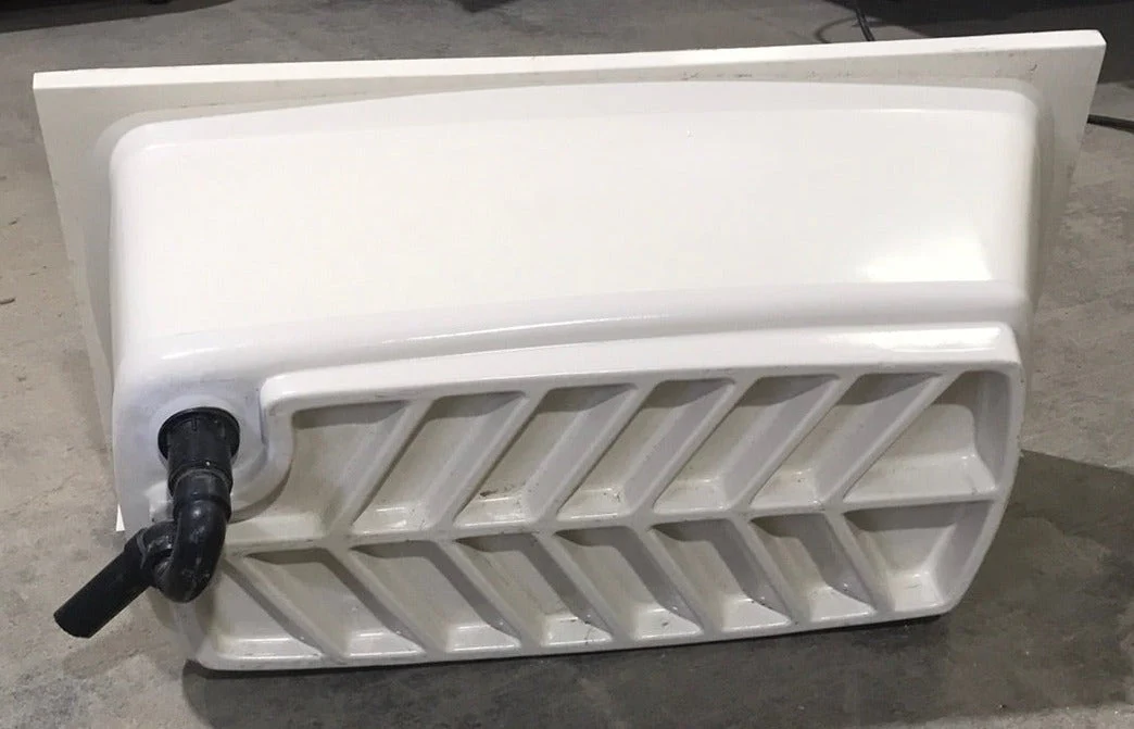 Used RV Bath Tub 46” x 24” - Right Hand Drain - Image 4
