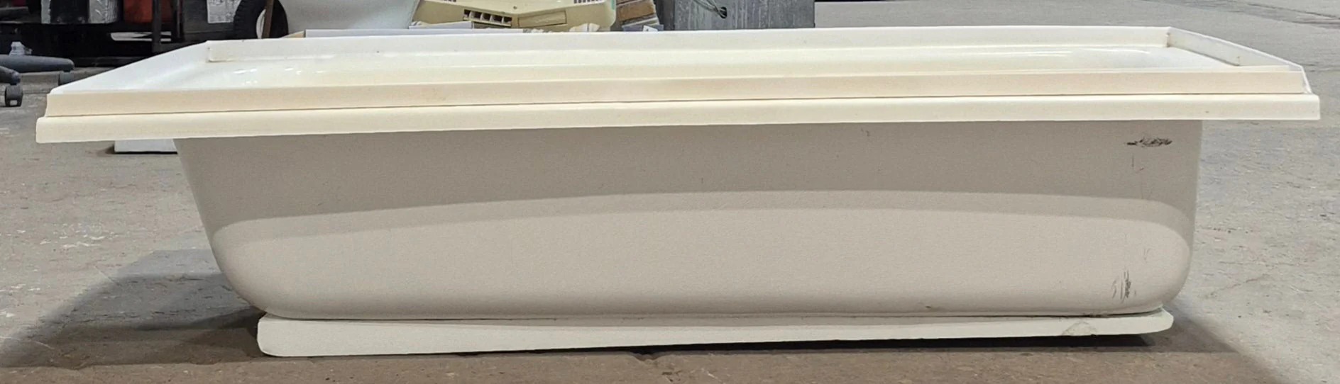 Used RV Bath Tub 53 5/8” x 26 3/4” - Right Hand Drain