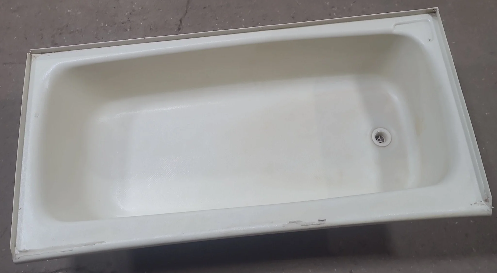 Used RV Bath Tub 54 1/8” x 27 1/4” - Right Hand Drain - Image 2