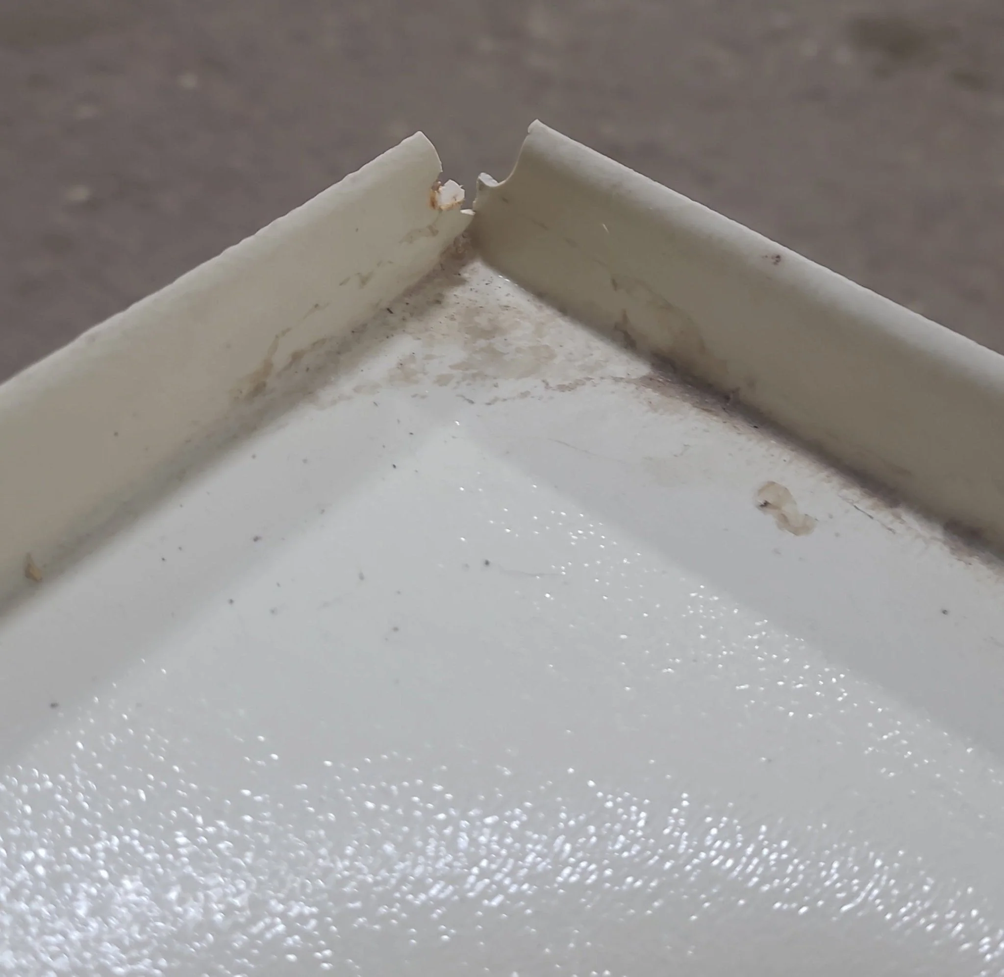 Used RV Bath Tub 54 1/8” x 27 1/4” - Right Hand Drain - Image 3