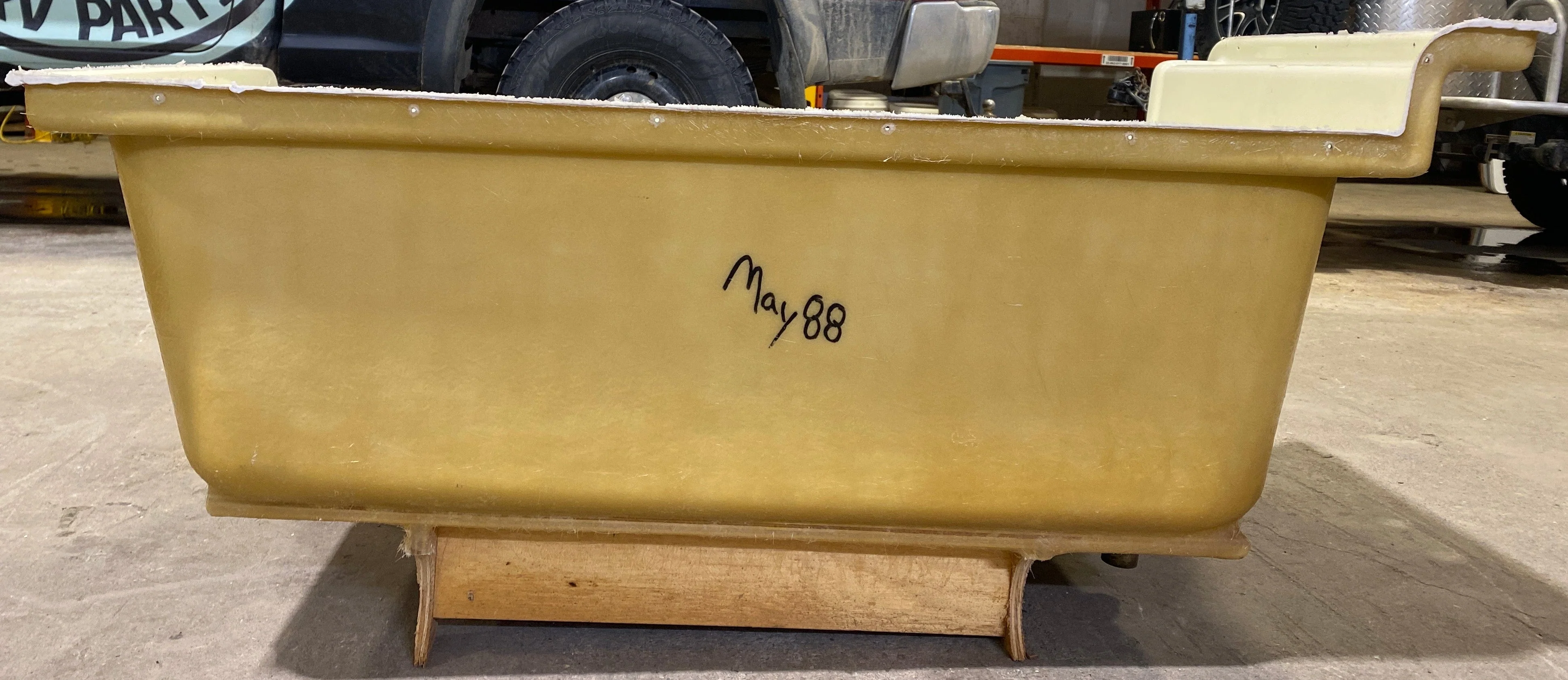 Used RV Bath Tub, Left Hand Drain - 47” L x 24" W - Image 3