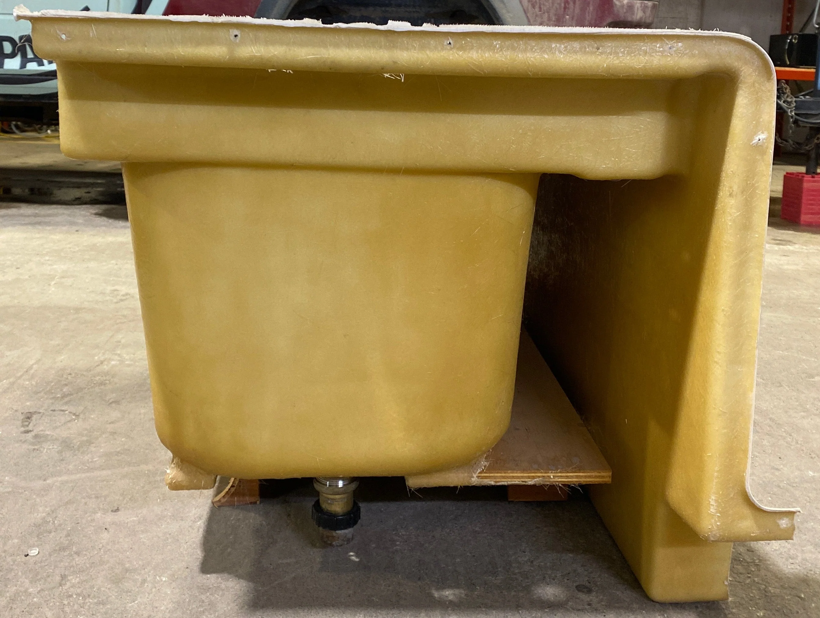 Used RV Bath Tub, Left Hand Drain - 47” L x 24" W - Image 4