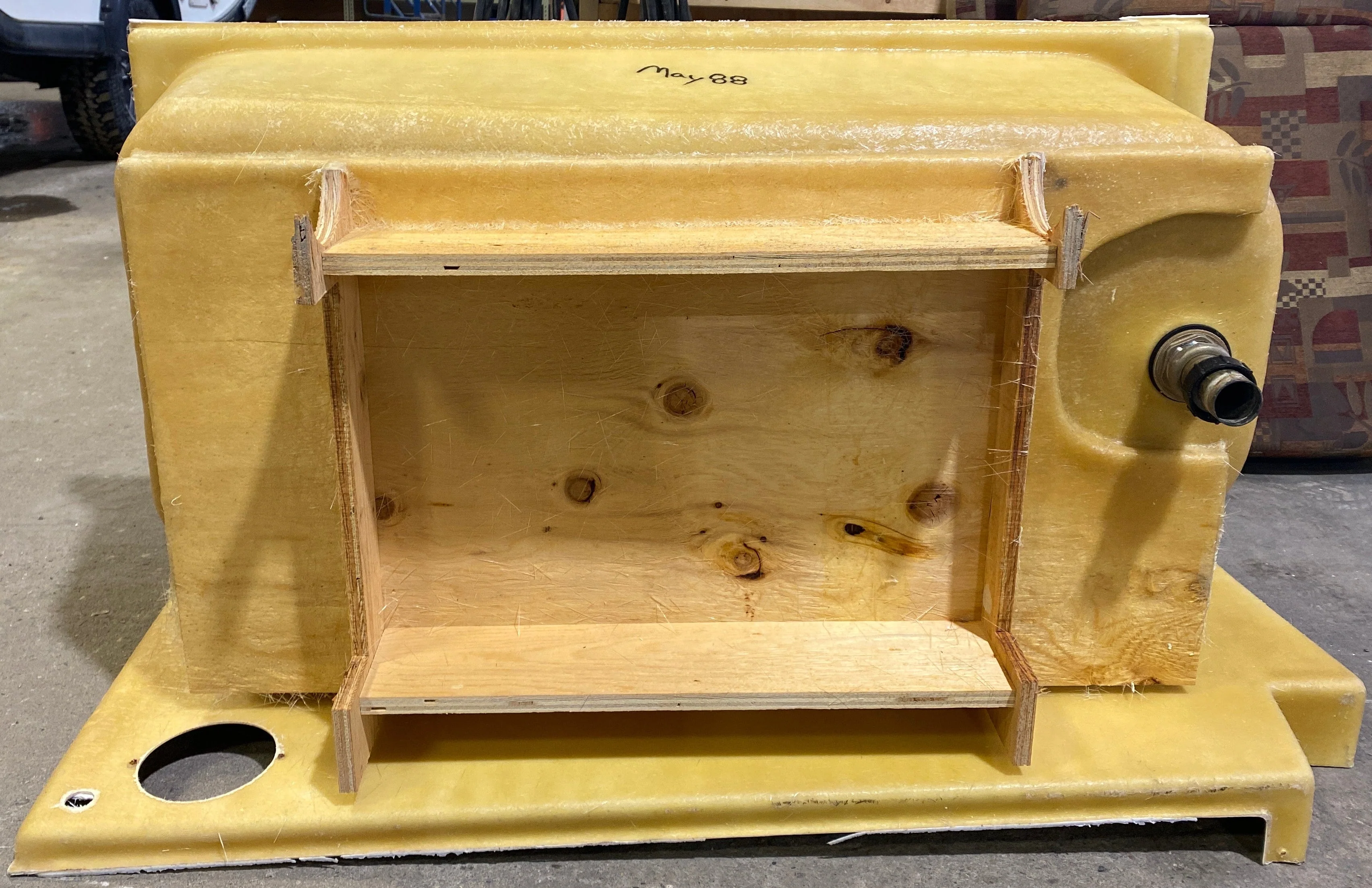 Used RV Bath Tub, Left Hand Drain - 47” L x 24" W - Image 6