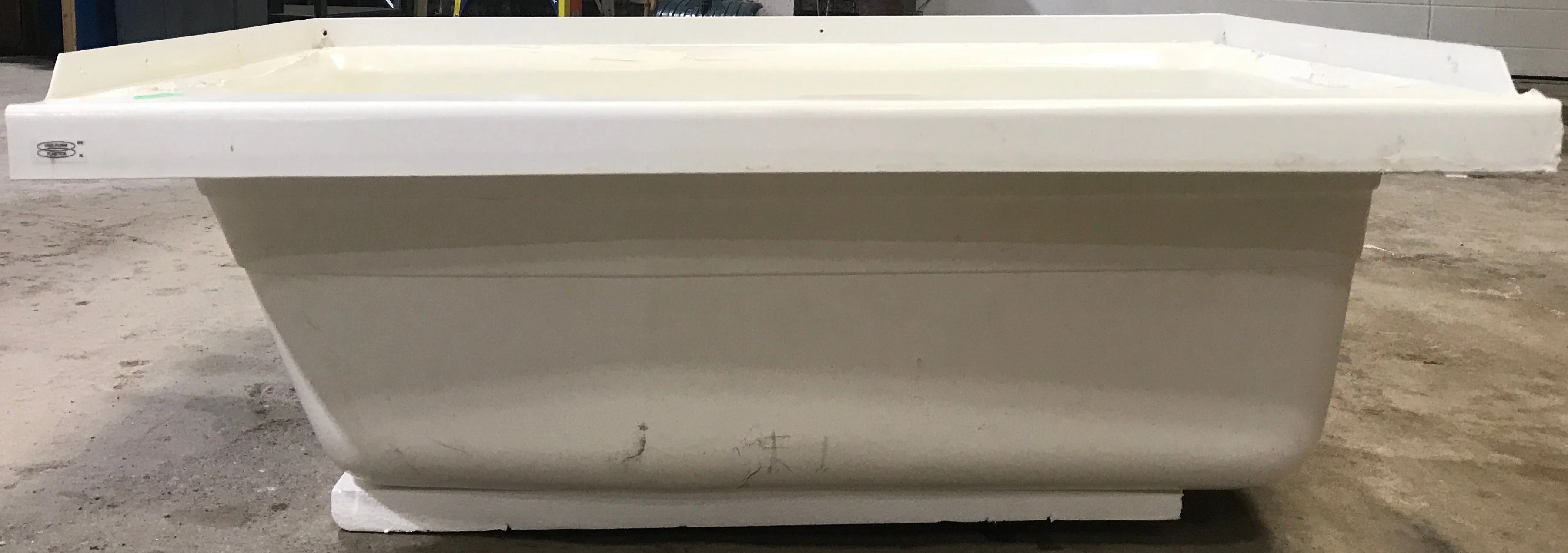 Used RV Bath Tub, Right Hand Drain - 36” L x 24" W - Image 3