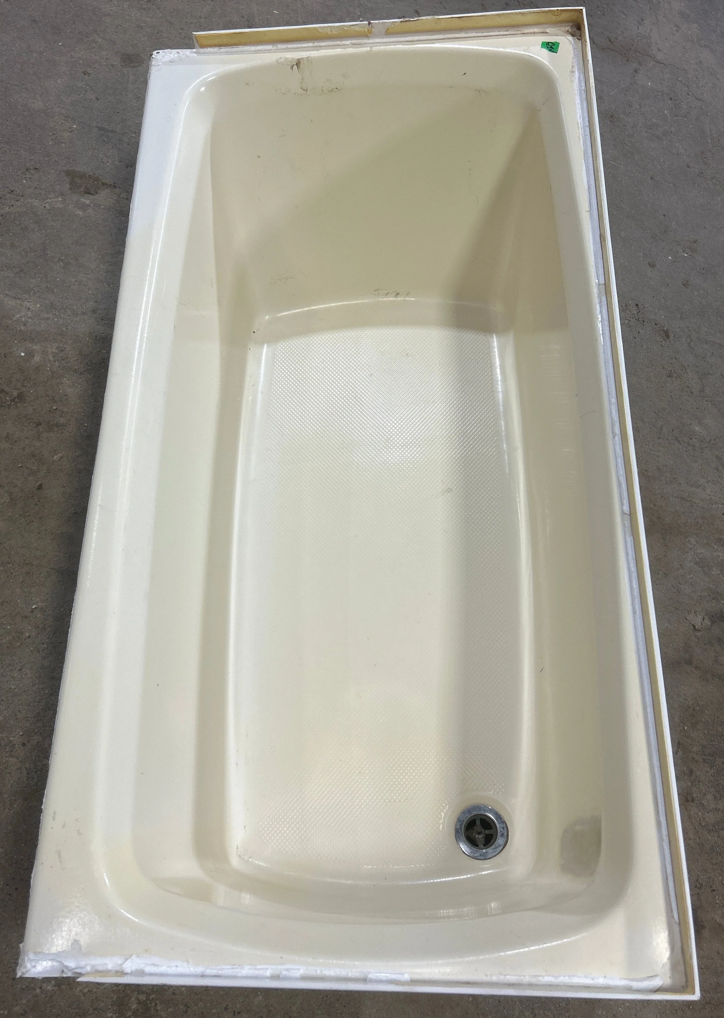 Used RV Bath Tub, Right Hand Drain - 46” L x 23 1/2" W - Image 3