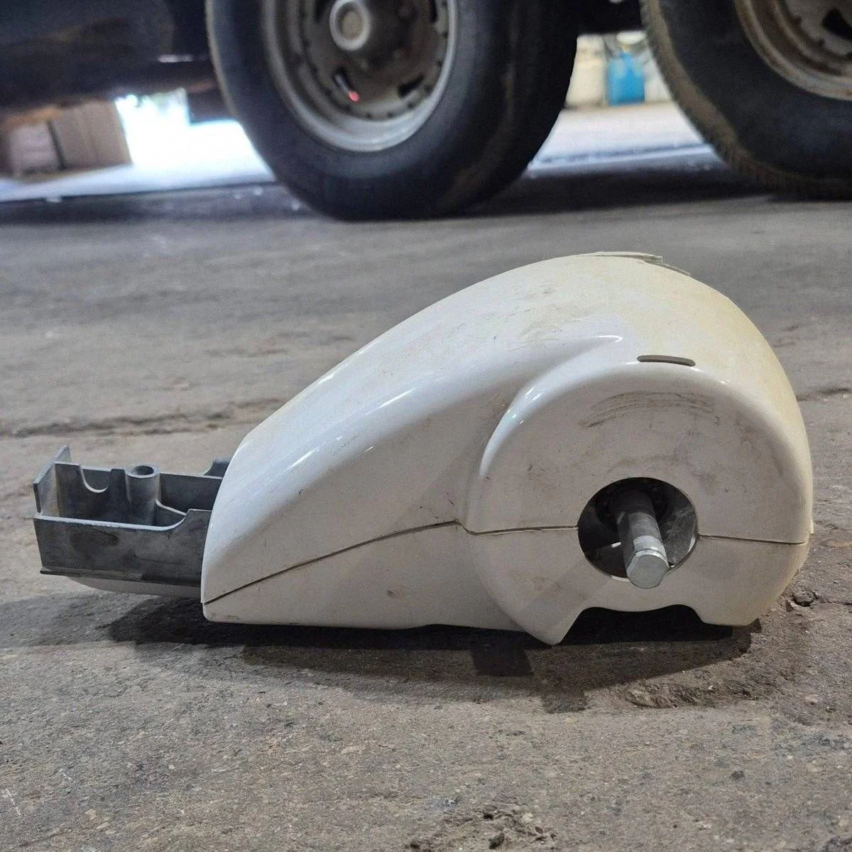 Used RV Carefree TRAVL'R Idler Awning Head Assembly - R001327WHT - Image 3