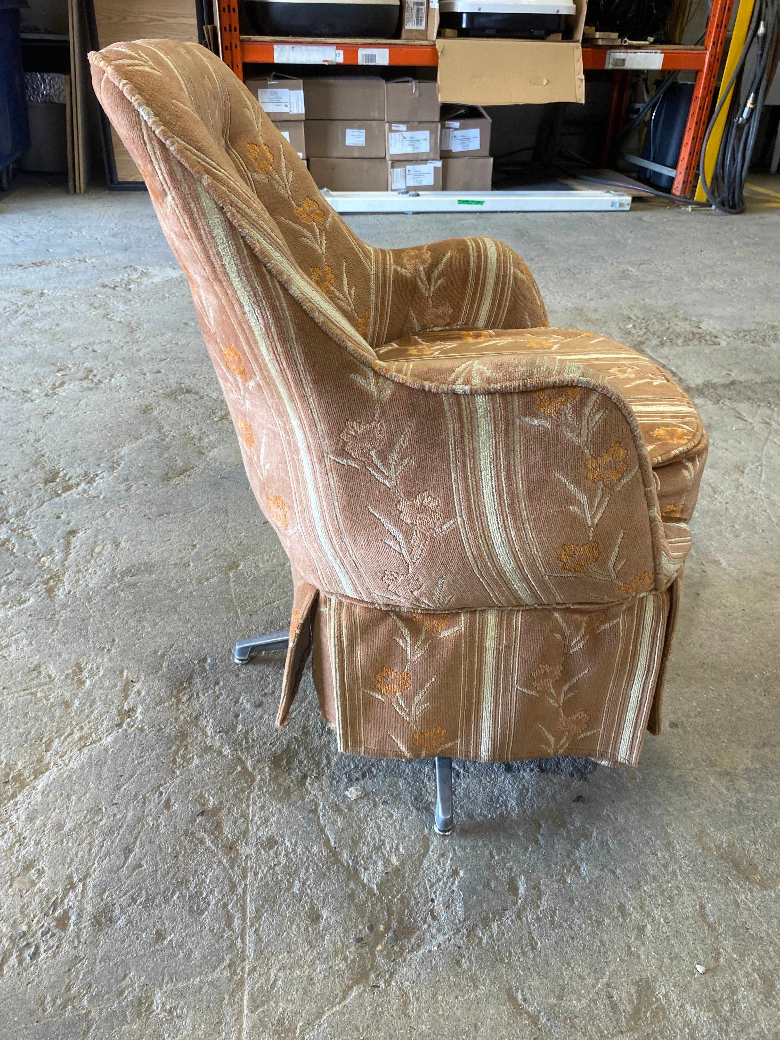 Used RV Chair - 31" H x 22" W x 18" D - Image 3