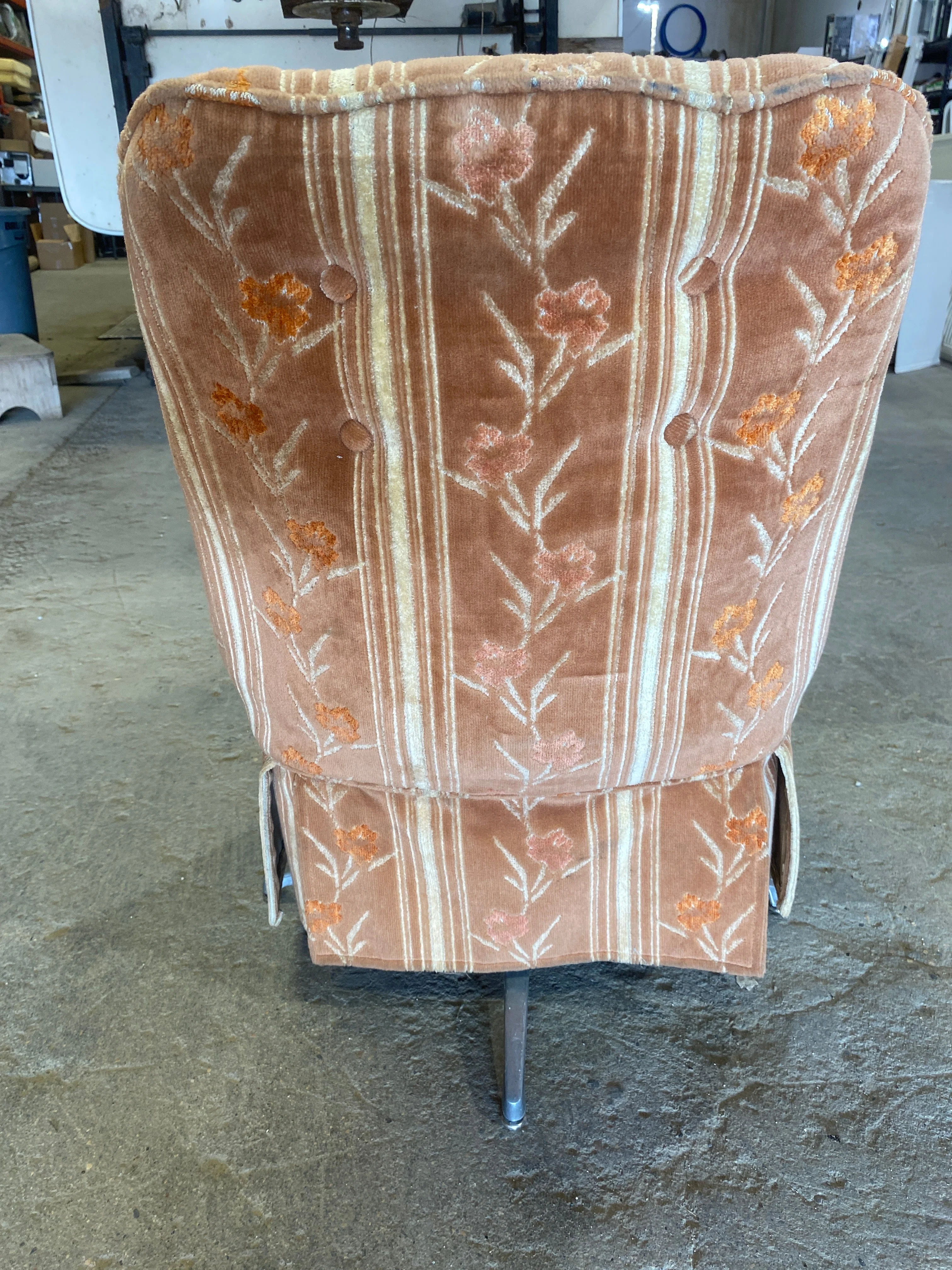 Used RV Chair - 31" H x 22" W x 18" D - Image 4