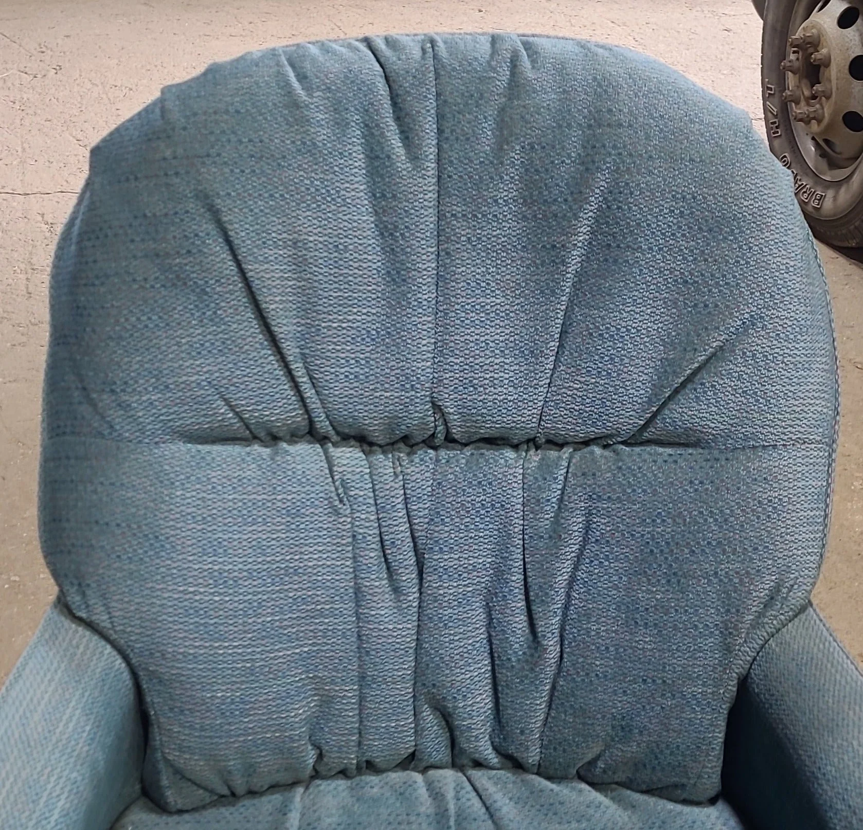 Used RV Chair - 32-1/2"H x 23-1/2"W x 24"D - Image 4