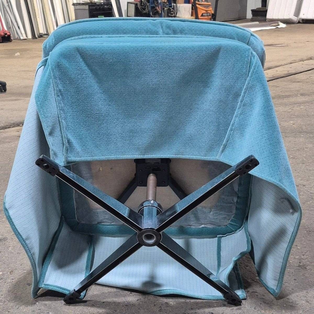 Used RV Chair - 38 1/4" H x 25" W x 28" D - Image 8
